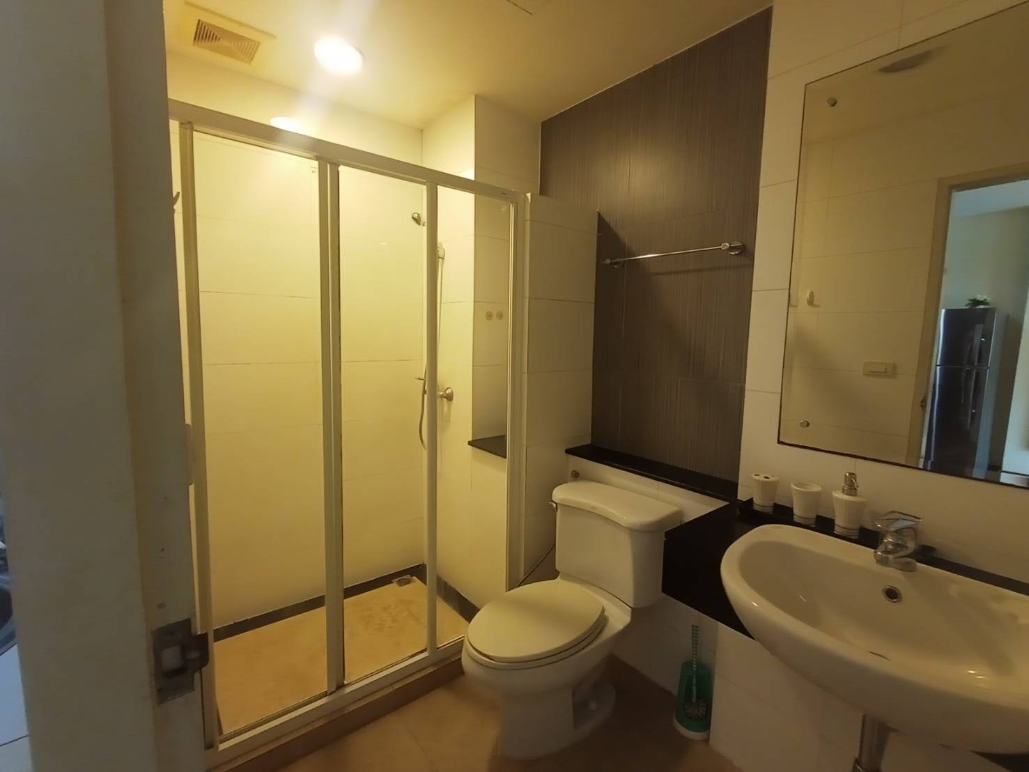 For Rent : Phuket Villa Patong Condo Floor 3rd Mountain View 45 sqm.Fully Furnished.