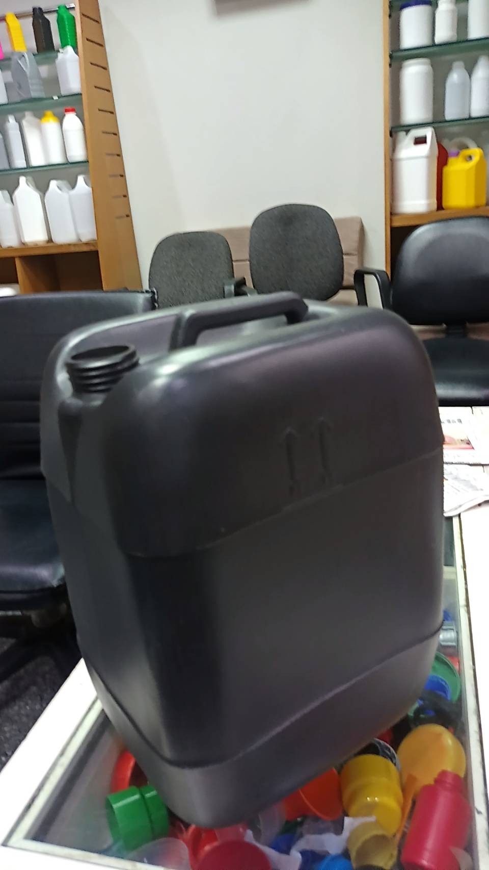 แกลลอน 25 ลิตร AD9 ดำ