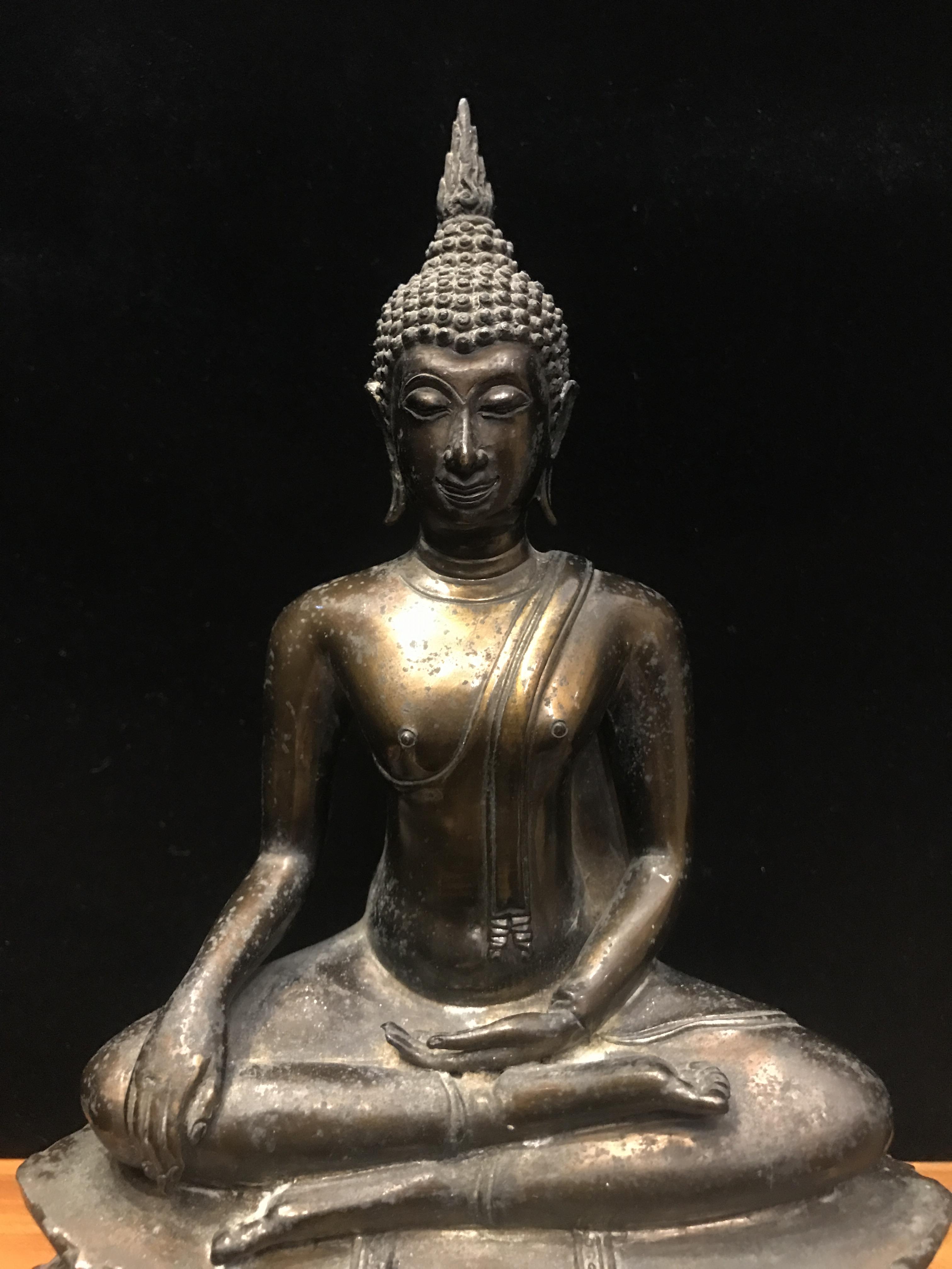 พระบูชา ตราสัญลักษณ์ ญสส. วัดบวรนิเวศราชวรวิหาร จัดสร้างโดยบริษัทเซ็นทรัล ขนาดหน้าตัก 5 นิ้ว