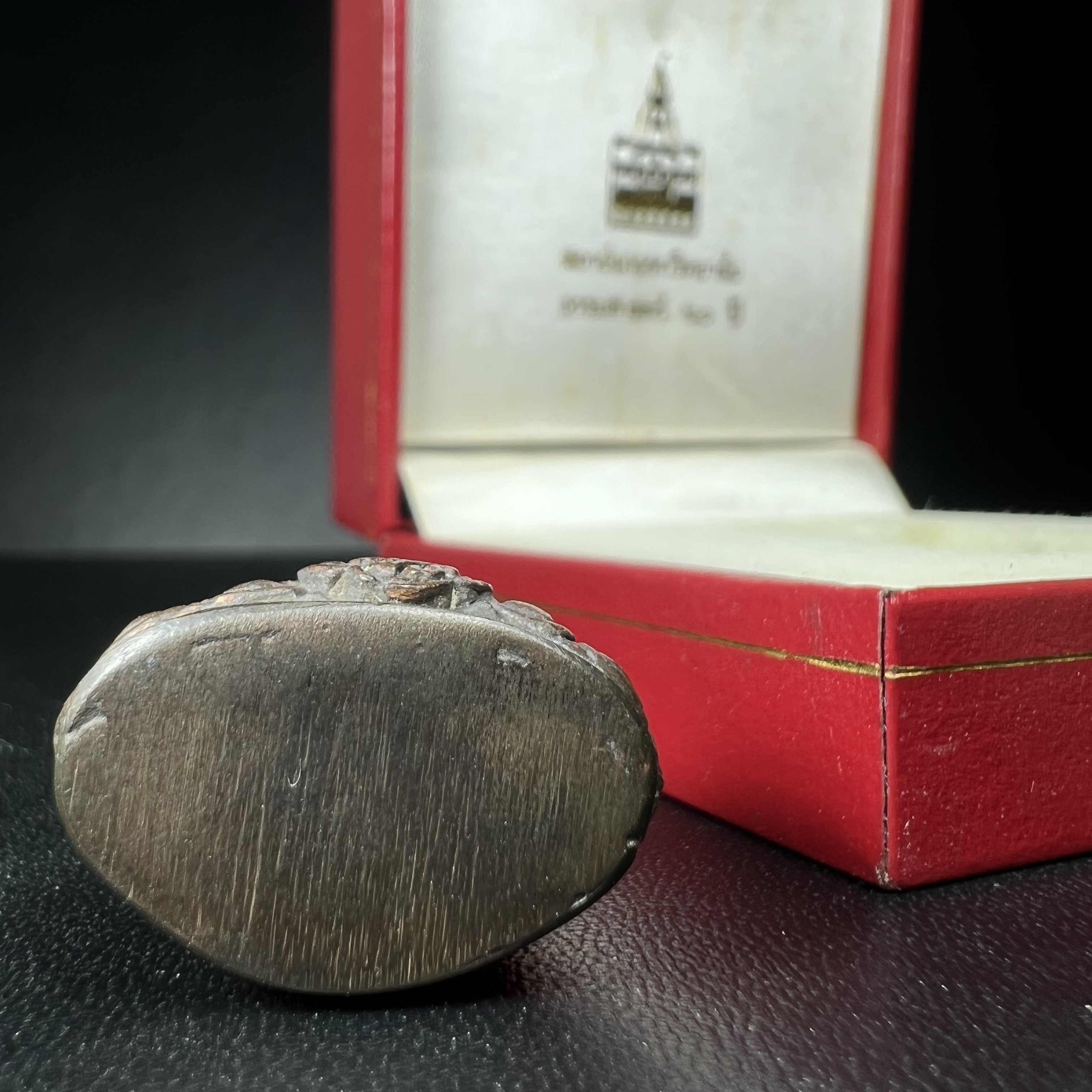 พระกริ่ง ภปร. 60 ปี ธรรมศาสตร์ สร้างเป็นที่ระลึกการสถาปนาครบรอบ 60 ปี มหาวิทยาลัยธรรมศาสตร์ ปี 2537(ในหลวงรัชกาลที่9 เสด็จเป็นประธานในพิธี)(พิธีใหญ่ เกจิที่มีชื่อเสียงมาร่วมปลุกเสกจำนวนมาก ชนวนมาลสารเก่าเข้มขลัง )**ของดีธรรมศาสตร์ที่ศิษย์เก่าไม่ควรพลาด**