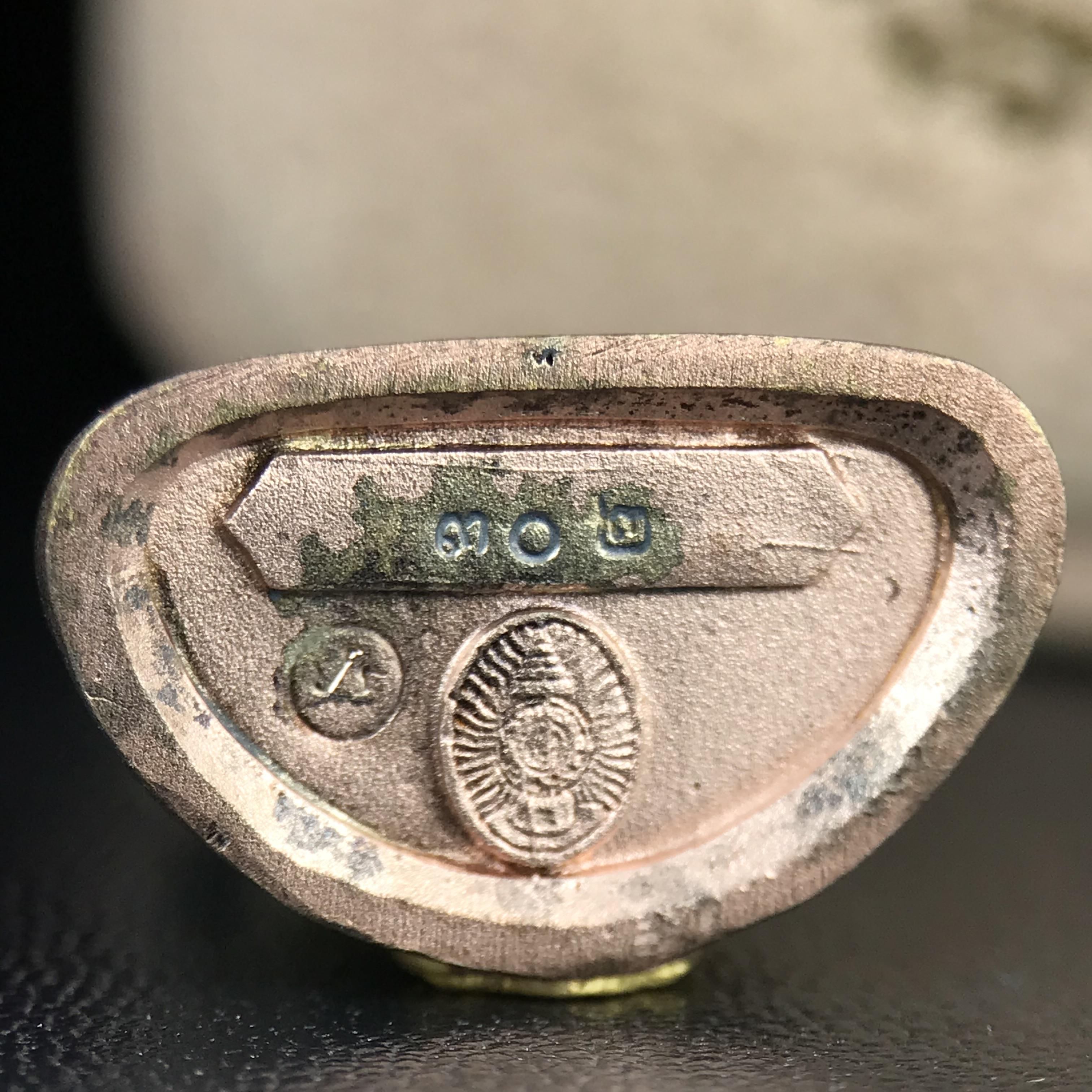 พระกริ่งพระพุทธนวราชบพิตร ตรากาญจนาภิเษกครองสิริราชสมบัติครบ 50 ปี รัชกาลที่9 ปี2540 เนื้อเงินสามกษัตริย์(ผิวเดิมสวย ครบ สมบูรณ์)พร้อมกล่องบรรจุเดิมครบ ชุดพระราชทาน(หายาก)