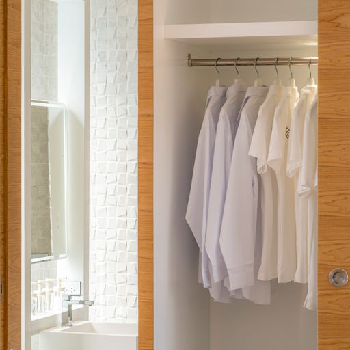 For Sales : Cherngtalay, 3-Storey Private Pool Villa @soi Pasak 8, 3 Bedrooms, 3 Ensuite bathrooms