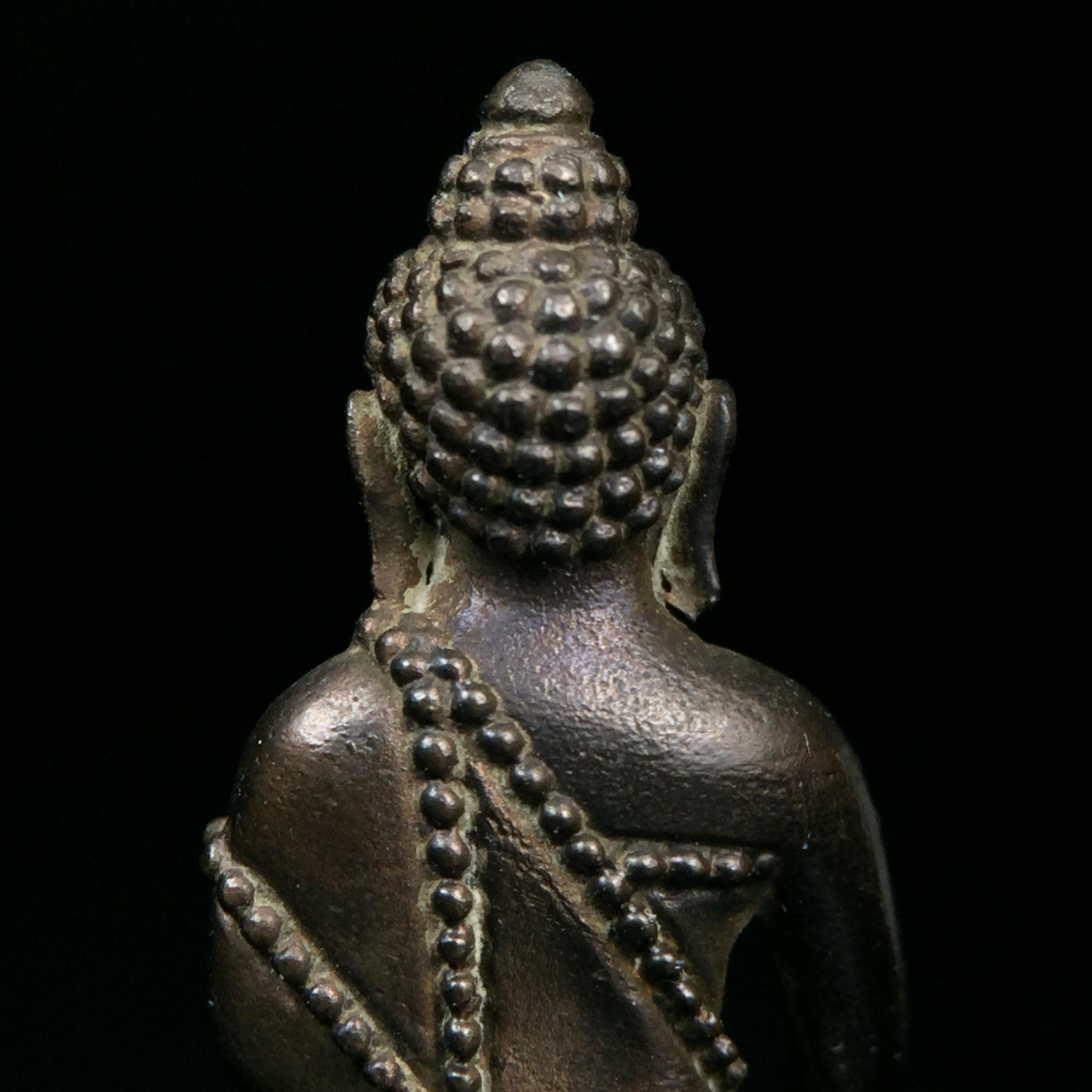 พระกริ่งศิรากาศ ภปร.(พระกริ่งคุ้มเกล้า)วัตถุมงคล"คุ้มเกล้าฯ" มูลนิธิ “คุ้มเกล้า” ในพระบรมราชูปถัมภ์ จัดสร้าง โรงพยาบาลภูมิพล เนื้อนวโลหะ(พิมพ์หน้าไทย)(ในหลวงรัชกาลที่9เสด็จเททอง)(พิธีใหญ่)(นิยม)