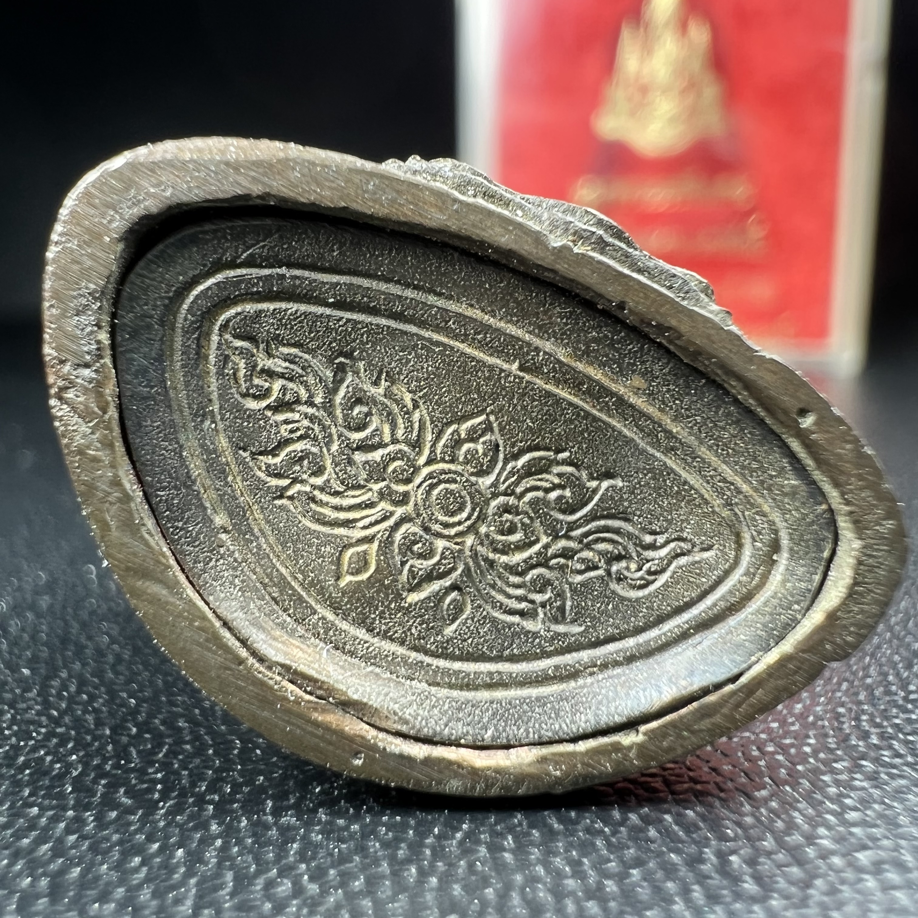 พระกริ่งปรมาภรณ์พุทธปัญญา(พระกริ่งศรีนคร 2) จัดสร้างเนื่องในมหามงคลสมัยเฉลิมพระชมน์พรรษา 5 รอบ องค์พระบาทสมเด็จพระเจ้าอยู่หัวรัชกาลที่9 ปี 2530 เนื้อนวโลหะ (ออกแบบโดยนายช่างเกษม มงคลเจริญ มีพระอาจารย์ไสว วัดราชนัดดา กรุงเทพ เป็นเจ้าพิธีครั้งสุดท้าย)