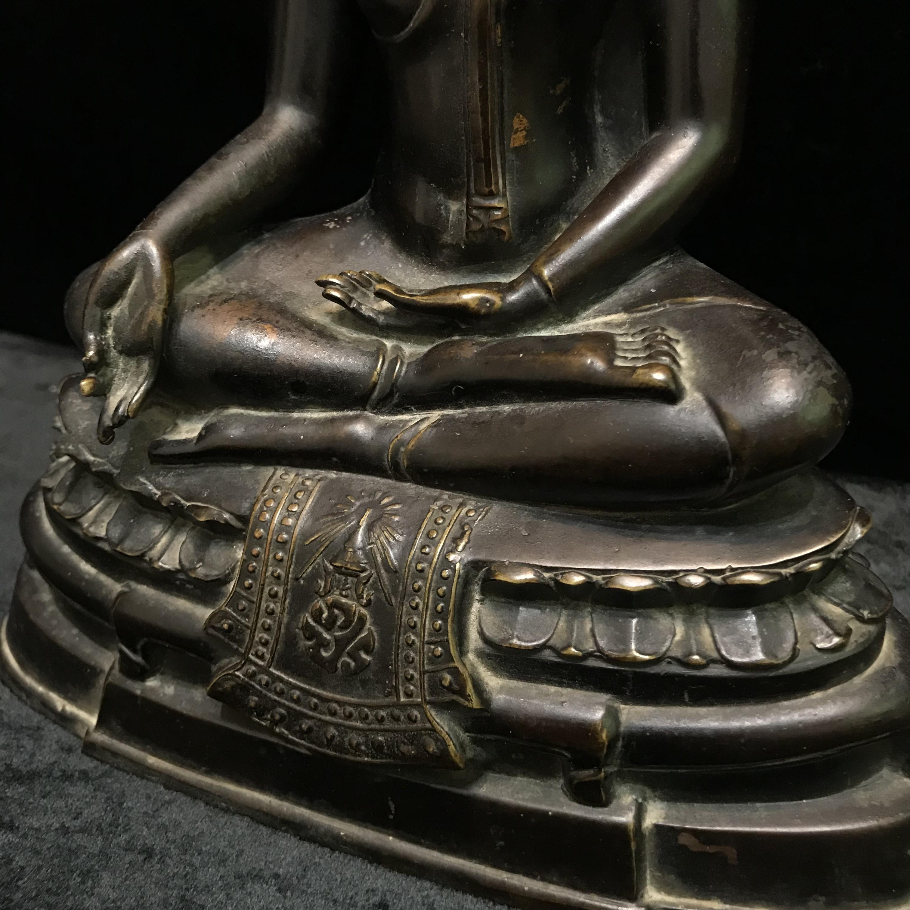 จักรพรรดิแห่งพระบูชา ภปร พระพุทธรูป ภปร รุ่นแรก(กฐินต้น) พ.ศ.2506 วัดเทวสังฆาราม(วัดเหนือ)จังหวัดกาญจนบุรี หน้าตัก5นิ้ว(ในหลวงรัชกาลที่9เสด็จเททอง)