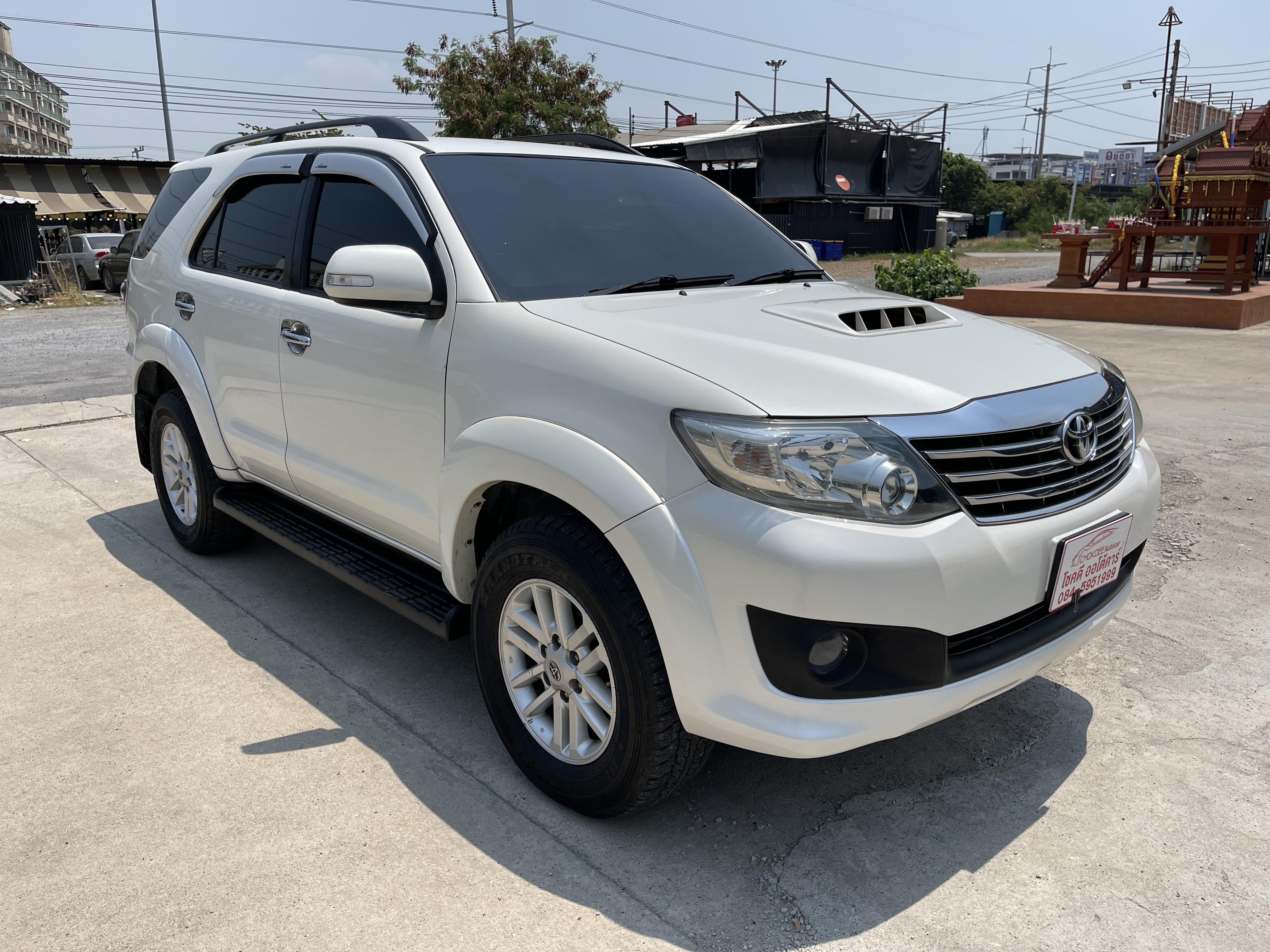 Toyota Fortuner 3.0 V 2WD At 2012 ขาวมุก