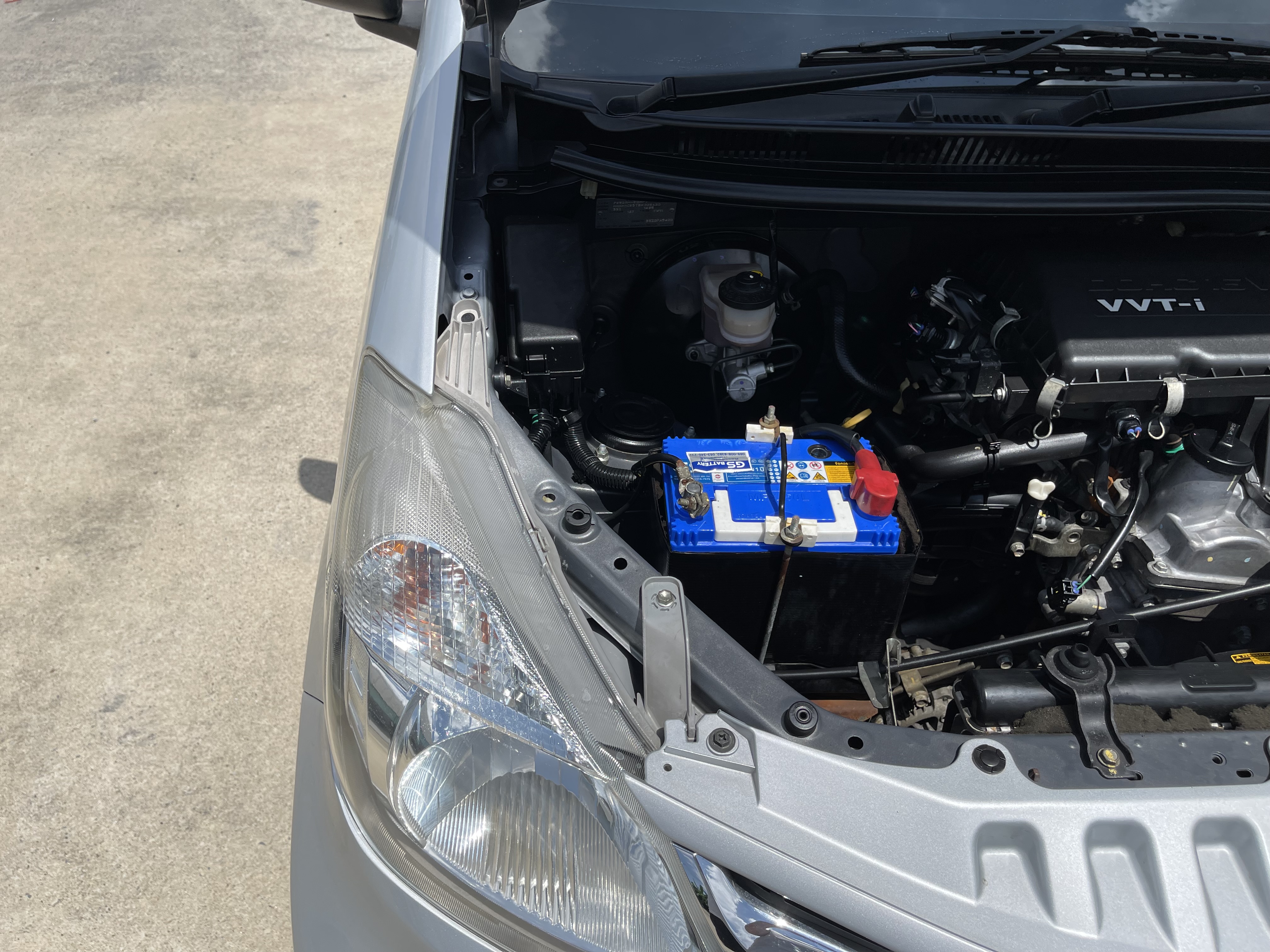 Toyota Avanza 1.5 G At 2015 เงิน