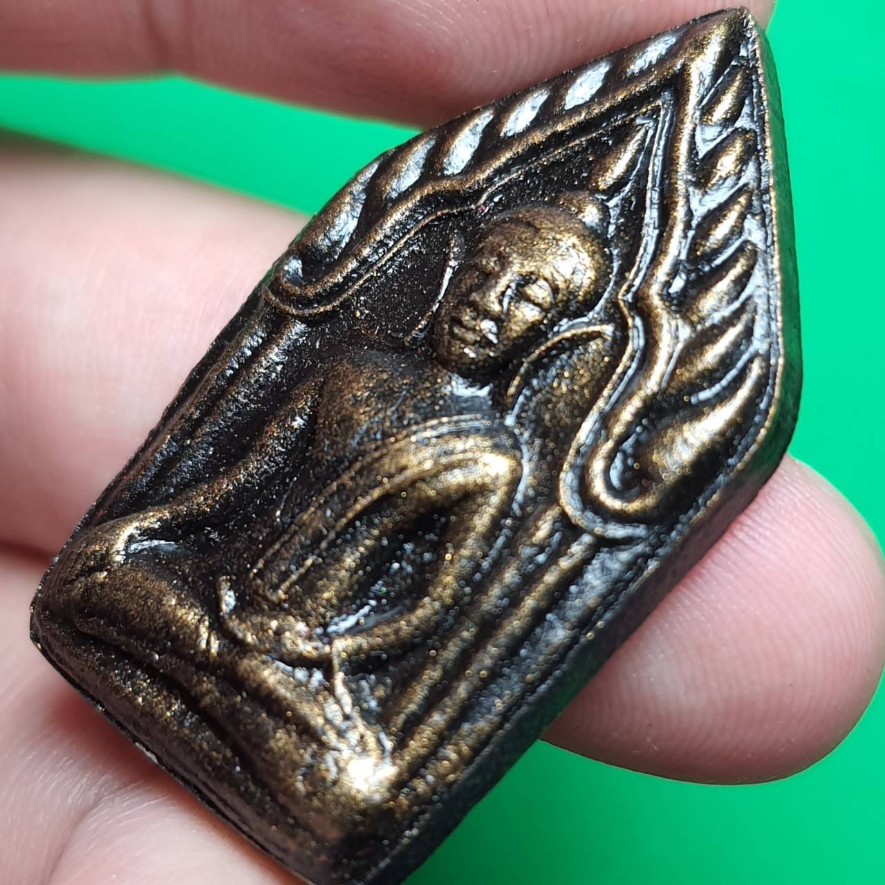 พระเครื่อง ขุนแผน รุ่นสุดเถาวัลย์หลงมหาเสน่ห์รุนแรง สีมันปู ไม่อัดกรอบ พระแท้ พระขุนแผน