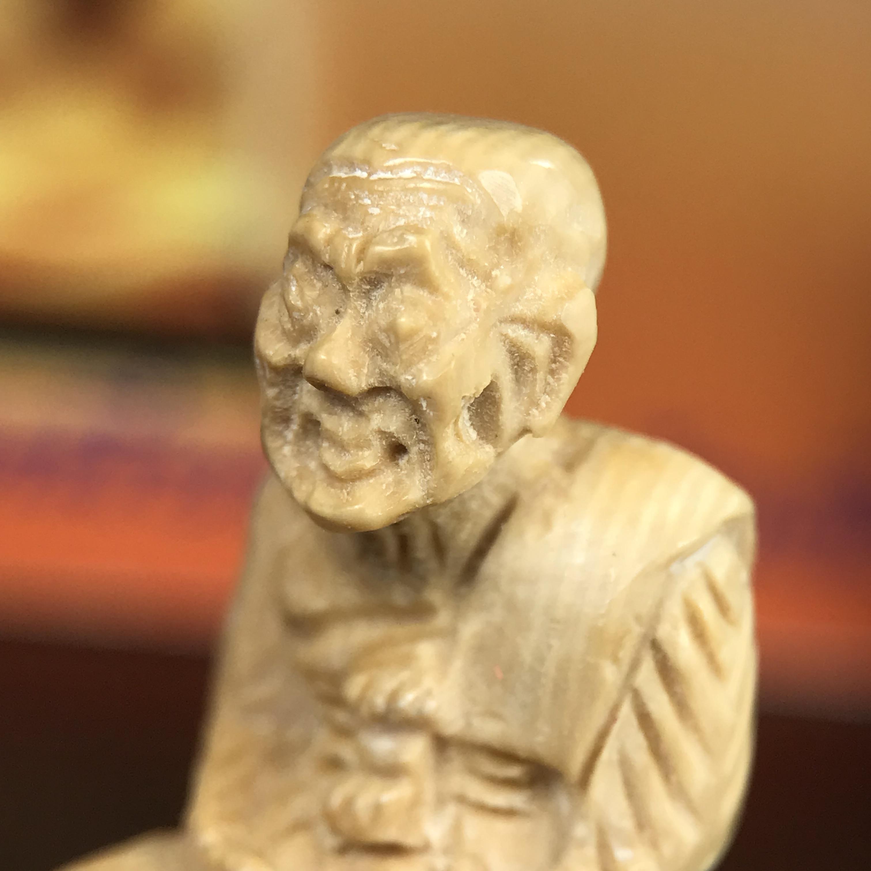 สมเด็จหลวงพ่อทวด รุ่นคชสารหมื่นปี (ศิลปาชีพ) วัดช้างให้ ปี 2541โดยมีท่าน อ.นอง วัดทรายขาว เป็นเจ้าพิธี และมีเกจิร่วมปลุกเสก 108 รูป บรรจุผงว่านเก่าและดินกากยายักษ์(พิมพ์ลอยองค์ฐานทองคำโค๊ตทองคำ)พร้อมกล่องบรรจุและใบรับรองเดิมครบ นิยมหายาก