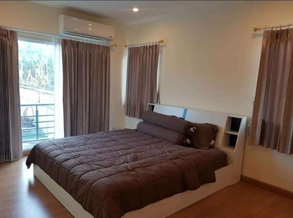 For Rent : Kathu, Private House Modern Style, 3 bedrooms 2 Bathrooms, Garden View