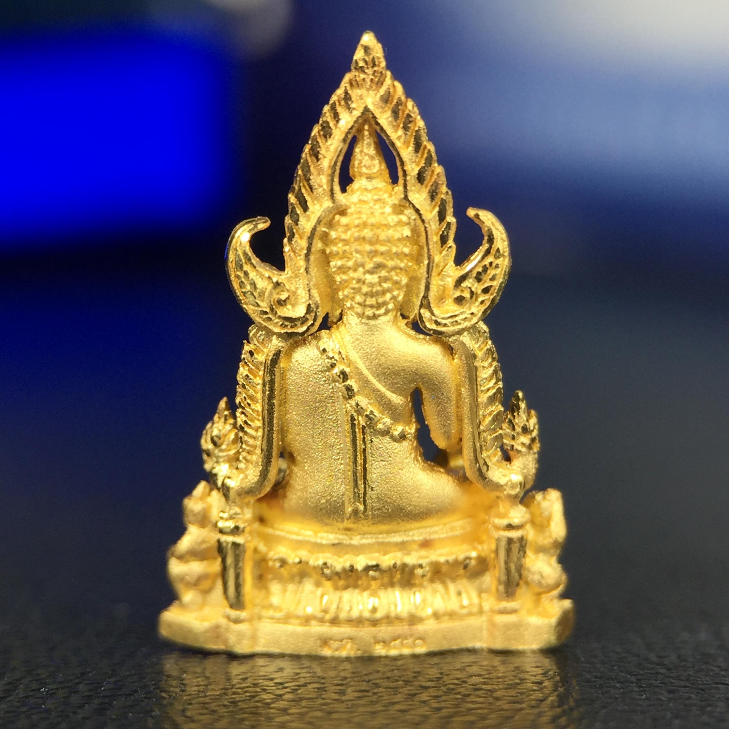 พระพุทธชินราช ภปร. โครงการ เพราะแผ่นดินนี้คือแผ่นดินเกิด ปี2551 เนื้อทองคำ 96.5%(น้ำหนัก 2.6 กรัม) ขนาดหน้าตัก1/4นิ้ว (สวยงามทรงคุณค่าหายาก)1 ใน 5000องค์