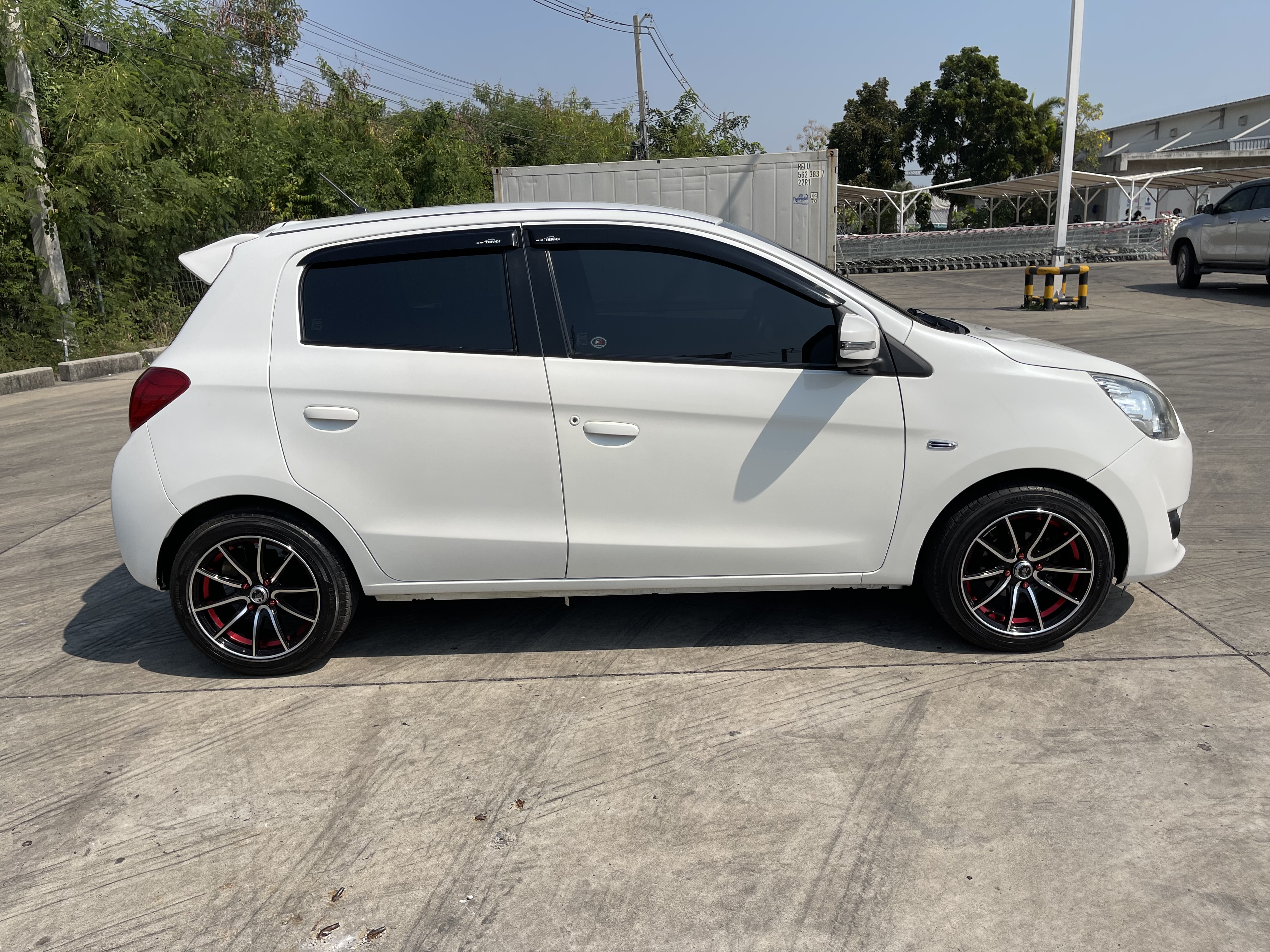Mitsubishi Mirage 1.2 GLS At 2015 ขาว