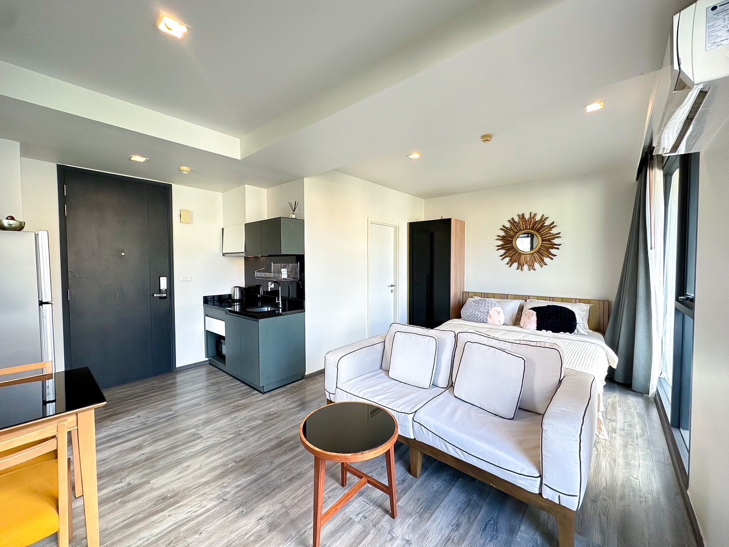 For Rent : Patong, The Deck Condominium, 1 Bedroom 1 Bathroom, 5th flr.