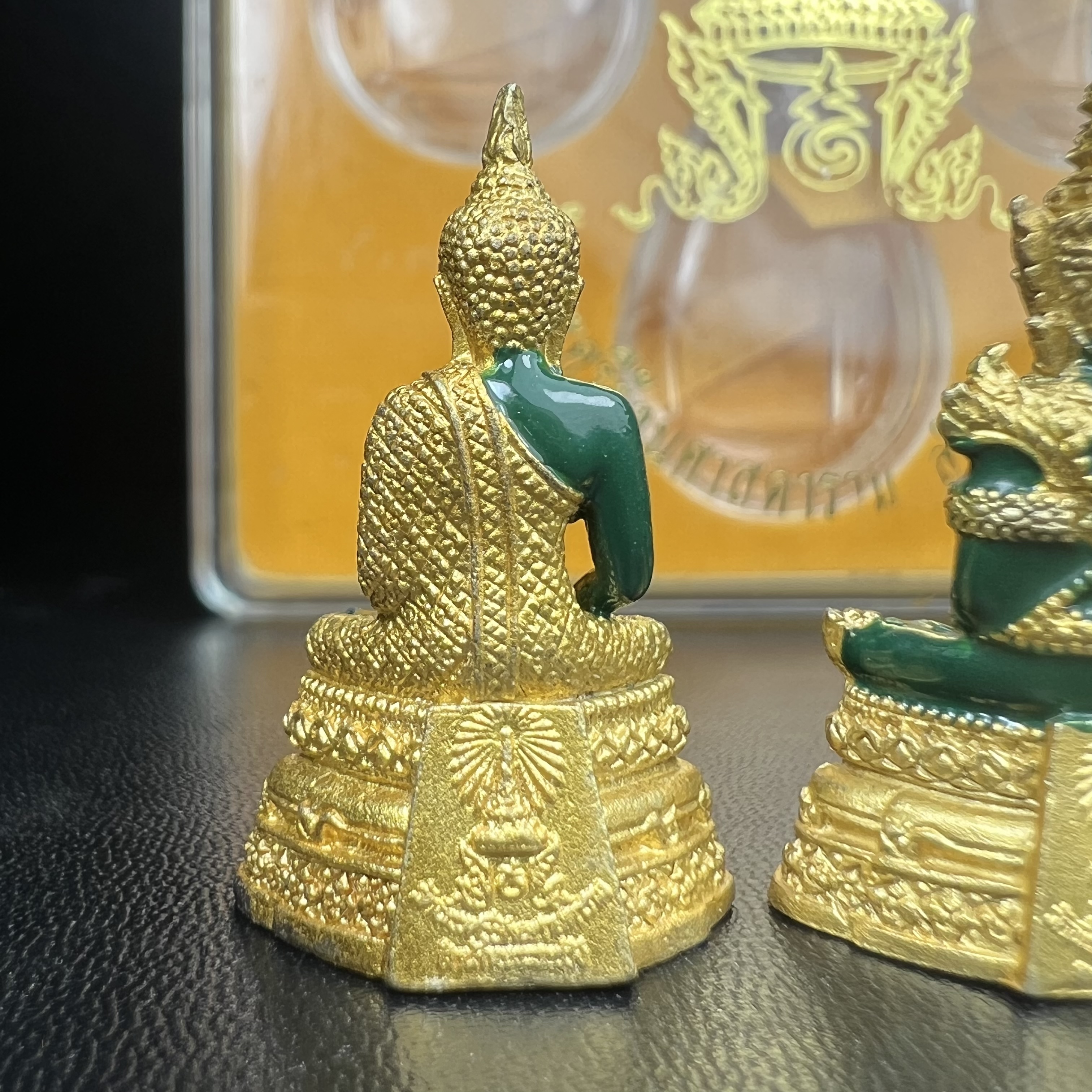 พระพุทธมหามณีรัตนปฏิมากร(พระแก้วมรกต) วัดพระศรีรัตนศาสดาราม สำนักพระราชวัง จัดสร้าง ชุด3 ฤดู ร้อน ฝน หนาว(บรรจุมวลสารใต้ฐาน)