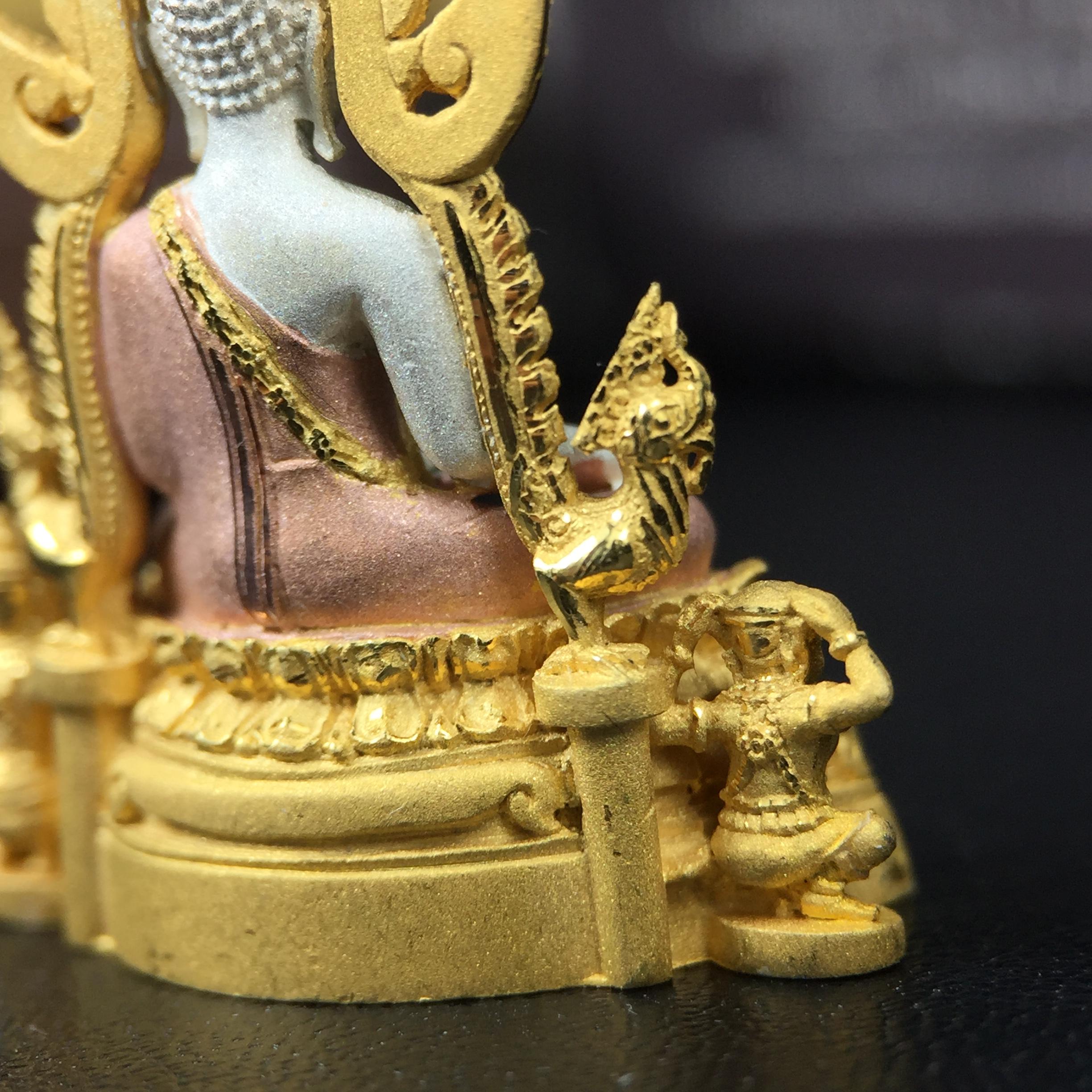 พระพุทธชินราช ภปร. โครงการ "เพราะแผ่นดินนี้ คือ แผ่นดินเกิด" ปี2548(รุ่นแรก) ลอยองค์ หน้าตัก 1/2 นิ้ว เนื้อเงินสามกษัตริย์ พุทธศิลป์งดงามทรงคุณค่า รุ่นยอดนิยม