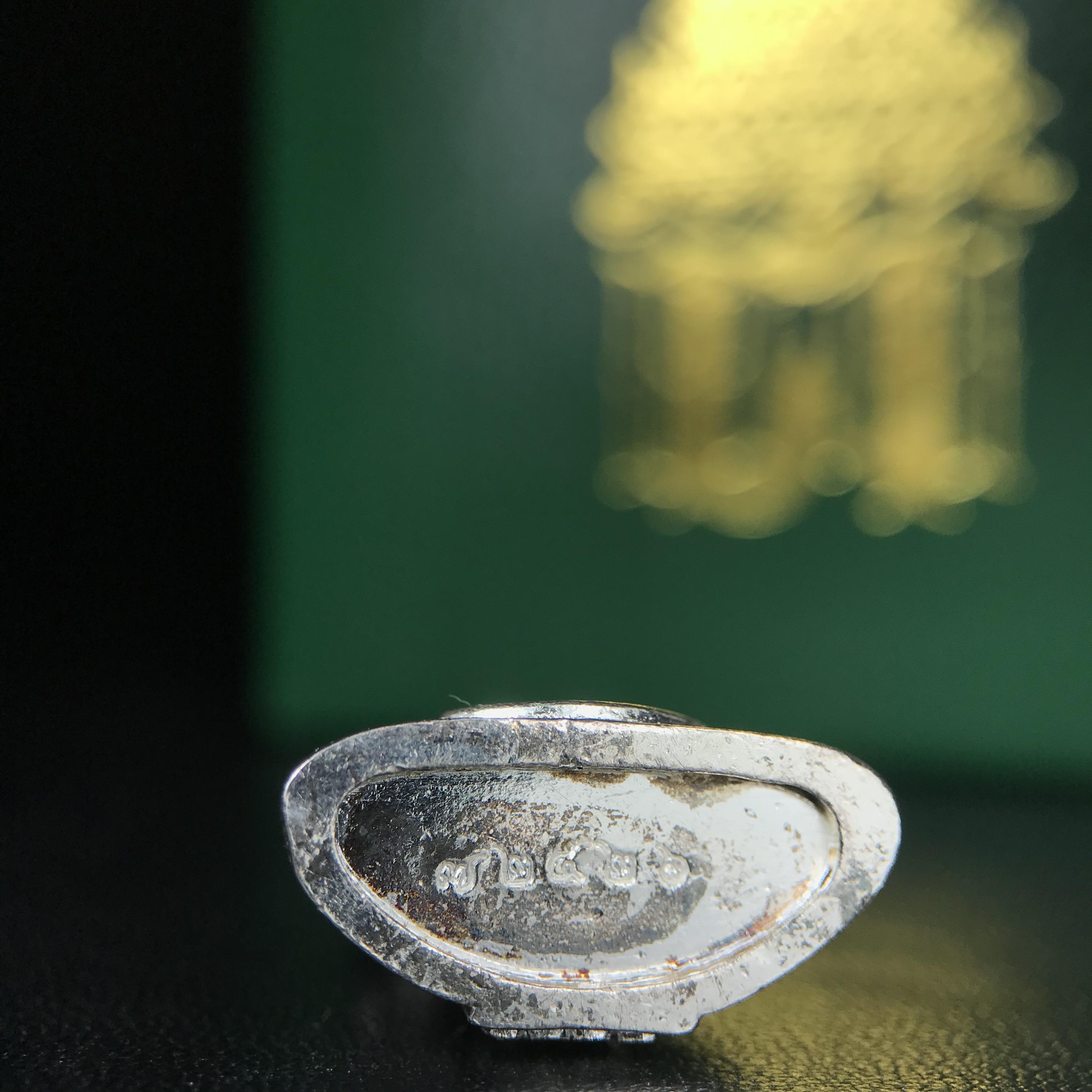 พระพุทธโสธร รุ่น กศก. 120 ปี เนื่องในโอกาสครบ 120 ปี กรมศุลกากร กระทรวงการคลัง จัดสร้าง ปี 2537 เนื้อเงินบริสุทธิ์ 99.9% ผิวขัดเงา(งานบริษัท แพรนด้า จิวเวลรี่)สวยงดงาม ทรงคุณค่า