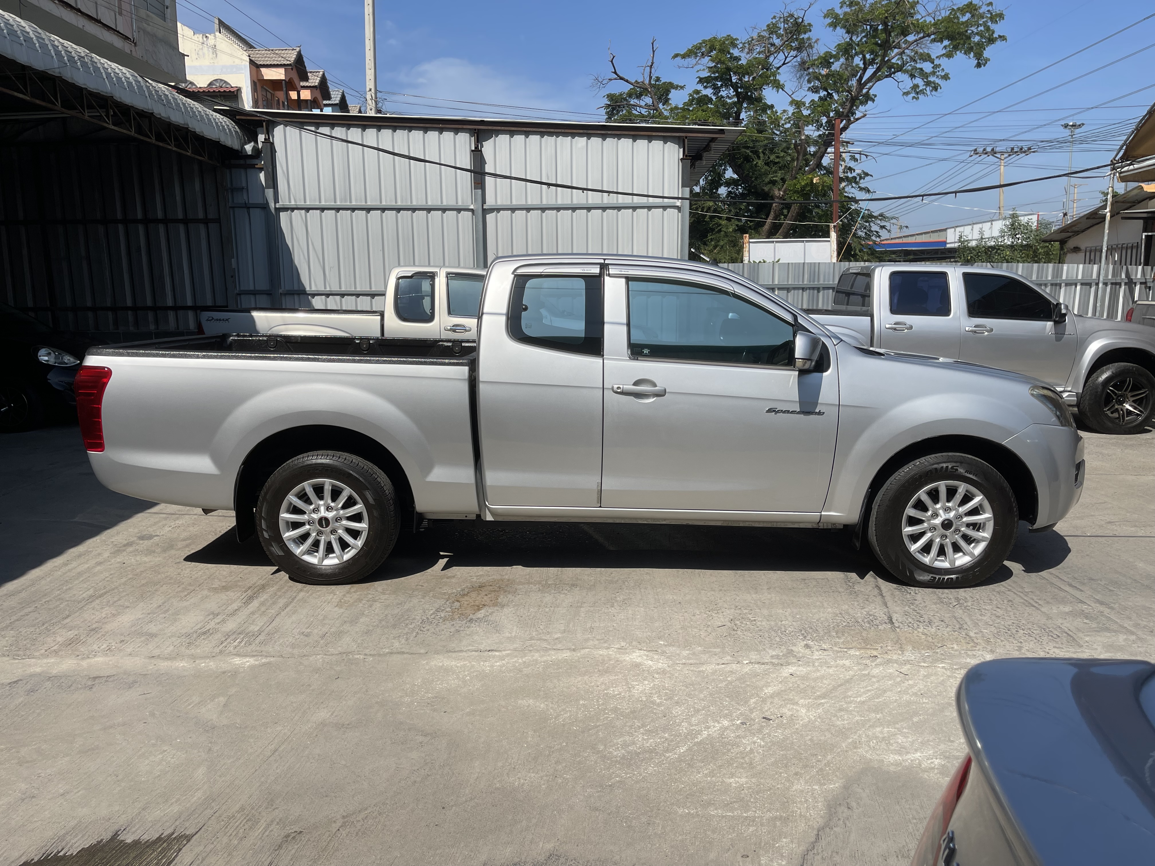 Isuzu Dmax All New Cab 2.5 Vgs Z 2014 เงิน