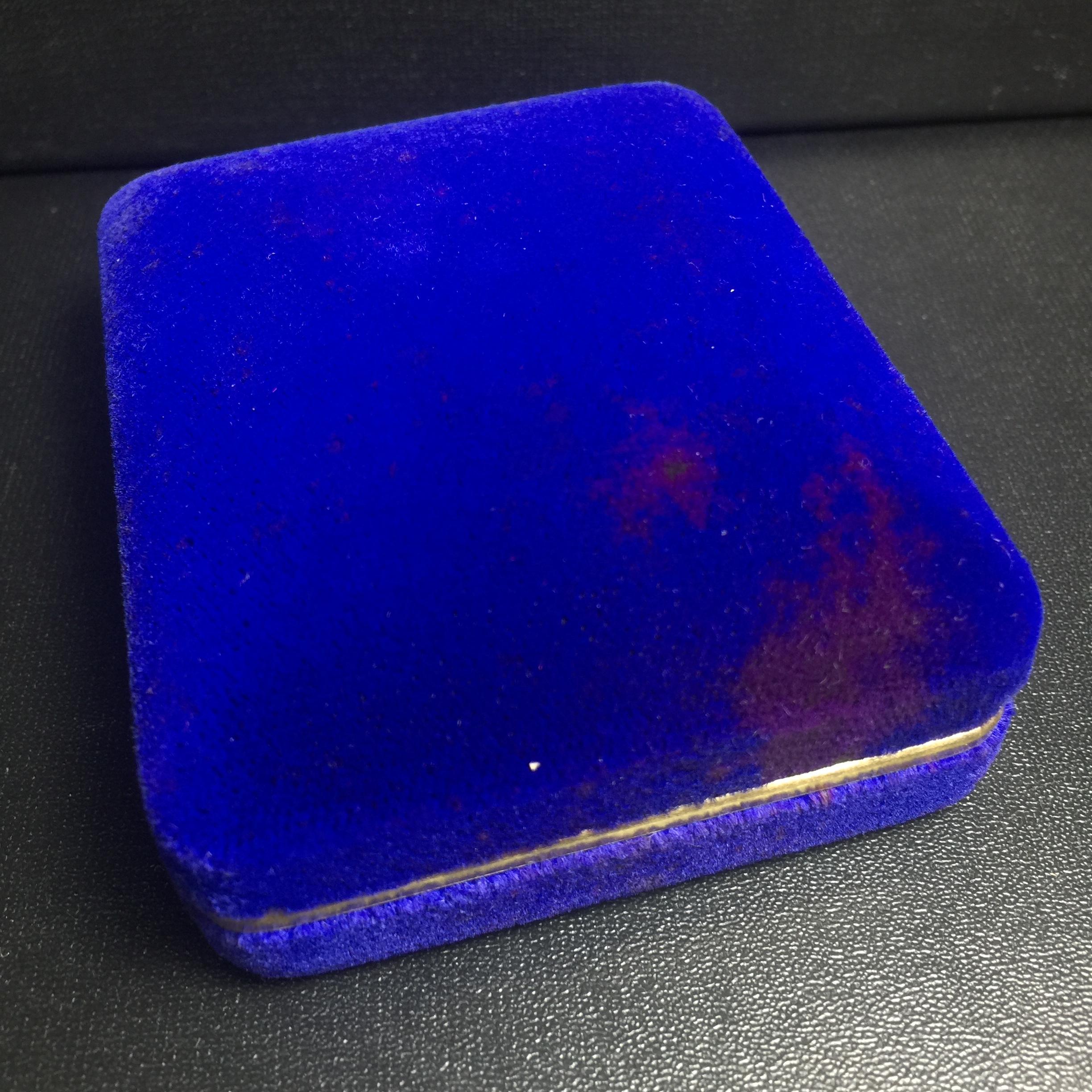 พระกริ่งรุ่นสร้างเจดีย์ วัดคีรีวิหาร ปี 2538 เนื้อเงิน(สภาพผิวสวยเดิม) ที่ระลึกในวาระครบ 5 รอบของ สมเด็จพระวันรัต(จุนท์ พฺรหฺมคุตฺโต) วัดบวรนิเวศวิหาร(เนื้อเงินตอกโค๊ตด้านหลังและเลขใต้ฐาน องค์นี้หมายเลข 360(ผลรวมได้9 เลขมงคล))(1 ใน 561 องค์)หายาก!!