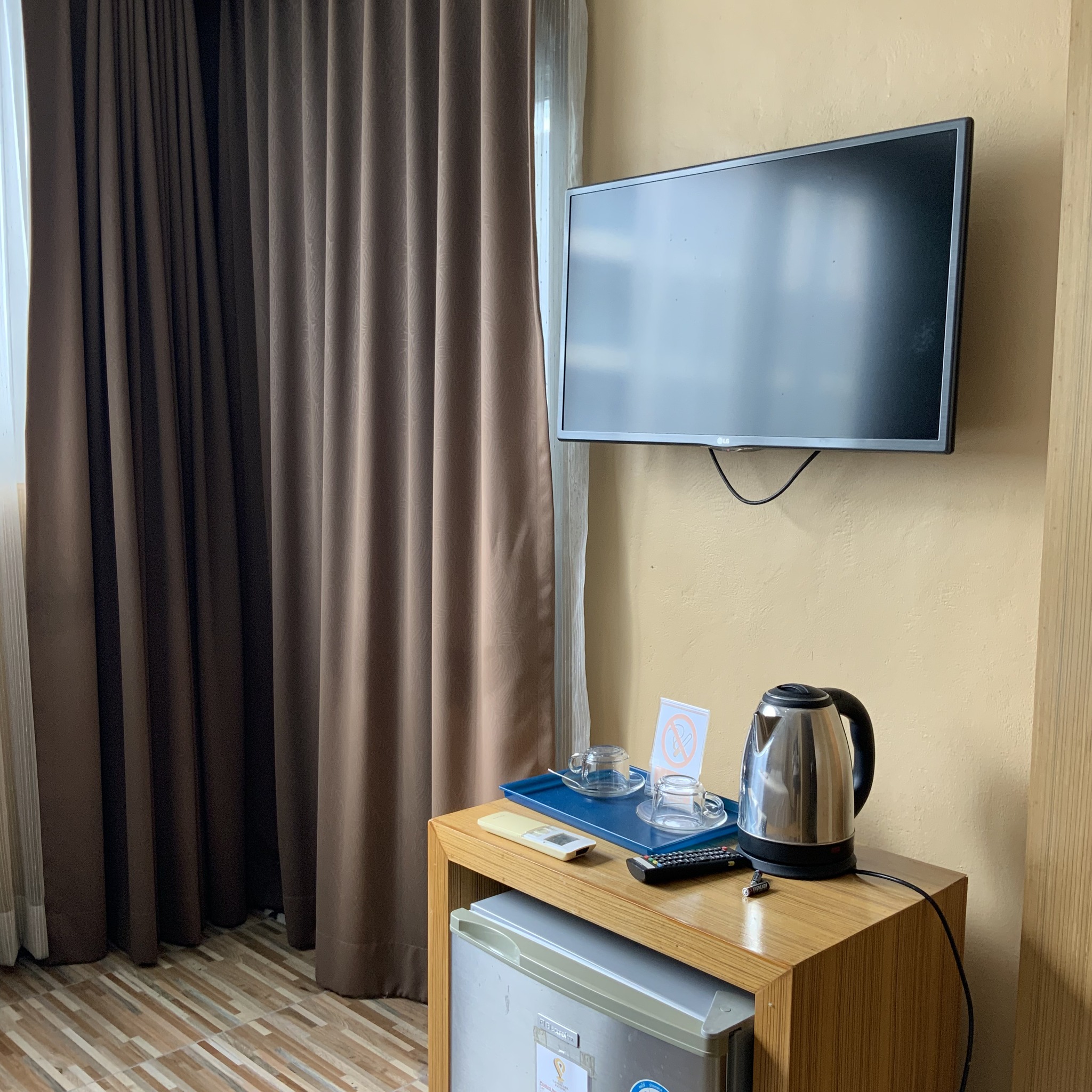 For Sale : Patong, Hotel @Bangla, 22 bedrooms, 1 restaurant, 1 office