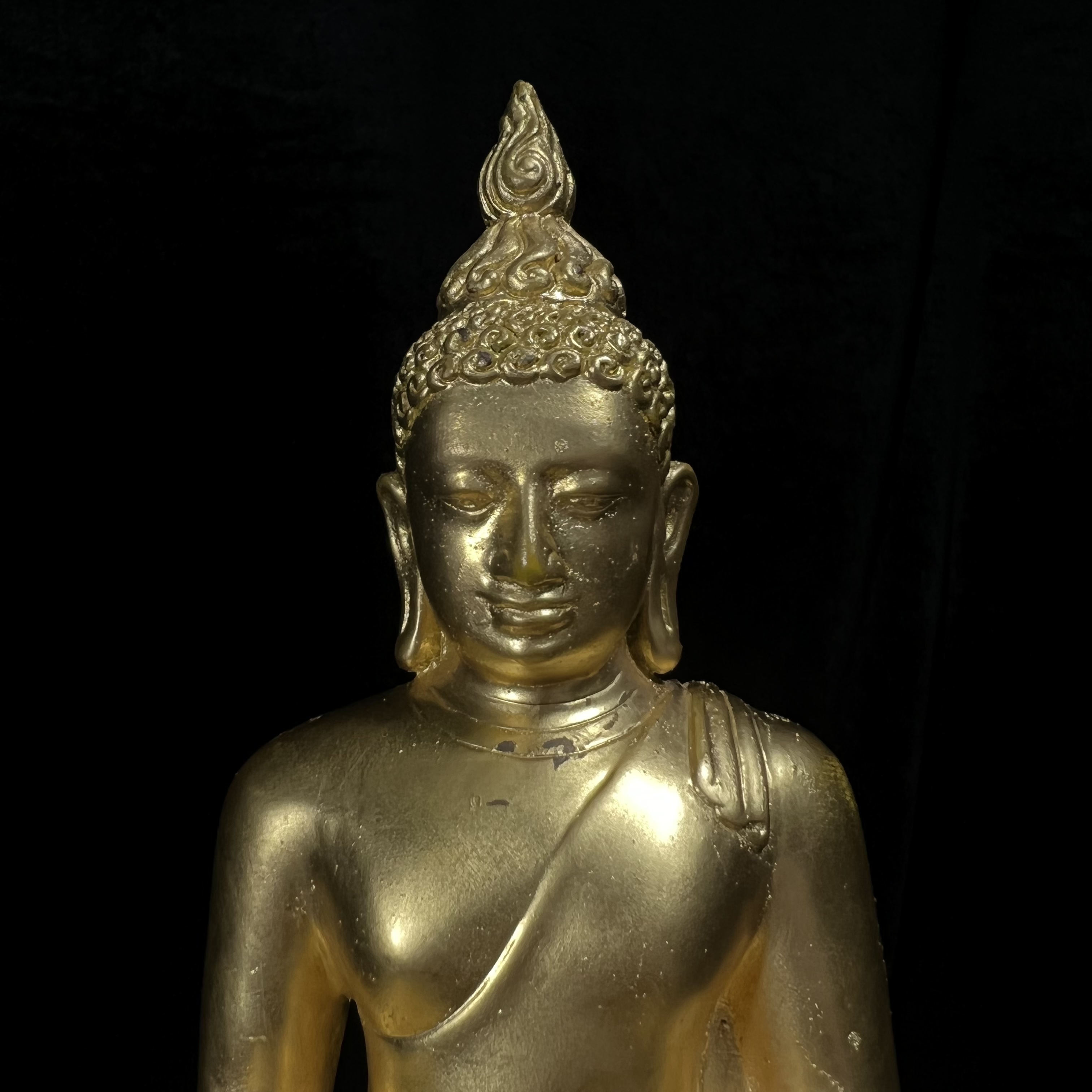 พระบูชาไพรีพินาศ วัดบวรนิเวศวิหาร ปี2538 จัดสร้างโดยสถาบันเทคโนโลยีพระจอมเกล้าพระนครเหนือ พุทธาภิเษก ณ อุโบสถวัดพระแก้ว ขนาดหน้าตัก 5 นิ้ว ทองเหลืองปิดทอง บรรจุแผ่นเงินจารโดยสมเด็จพระสังฆราช (ตอกโค๊ตหมายเลข(สจพ 309) (พระดี พิธีใหญ่)1 ใน 348 องค์ หายาก