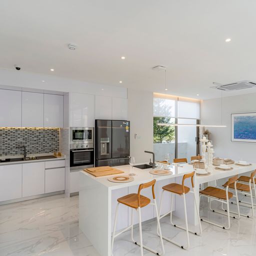 For Sales : Cherngtalay, 3-Storey Private Pool Villa @soi Pasak 8, 3 Bedrooms, 3 Ensuite bathrooms