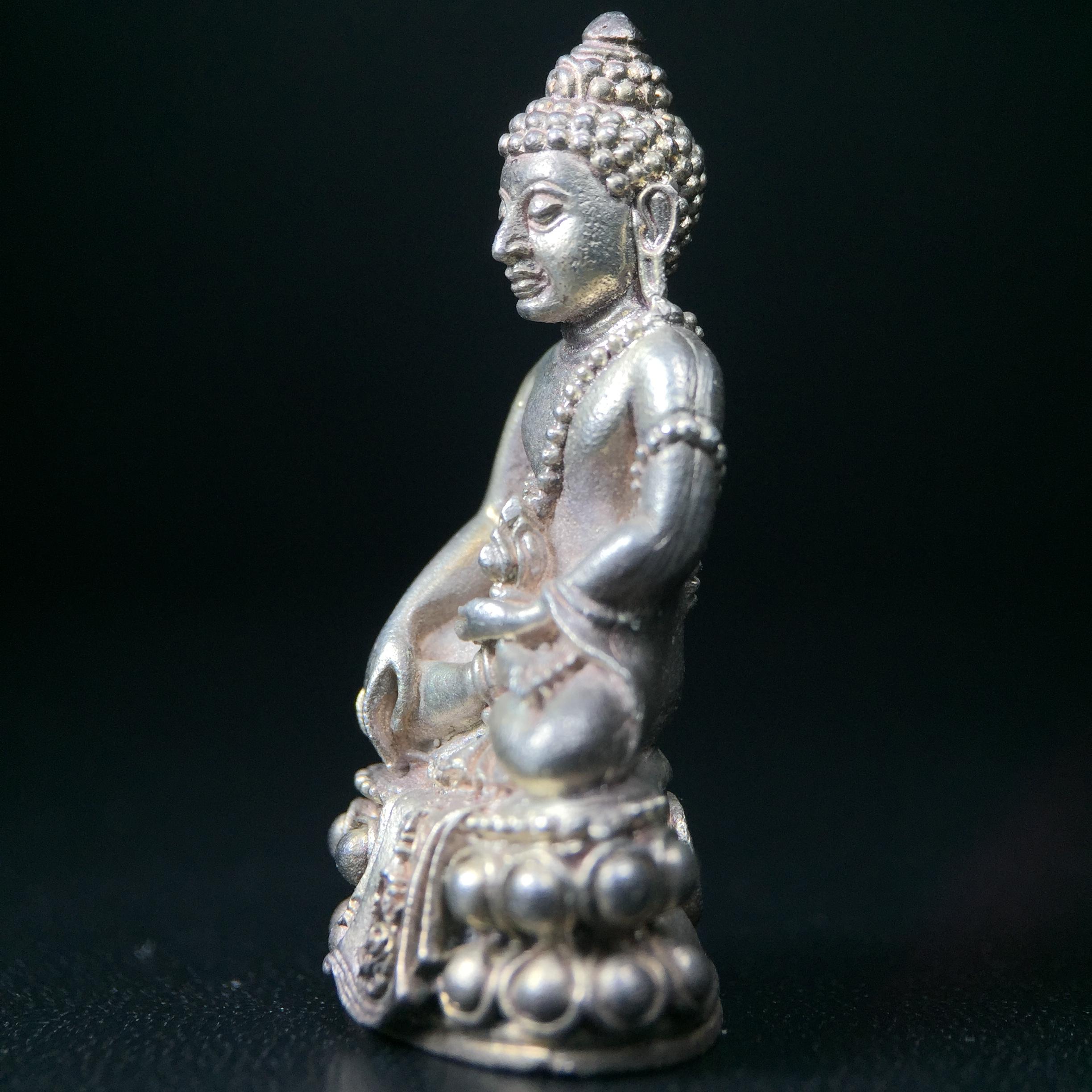 พระกริ่งศิรากาศ ภปร.(วัตถุมงคล"คุ้มเกล้าฯ") โรงพยาบาลภูมิพล เนื้อเงินพิมพ์หน้าไทย (ในหลวงรัชกาลที่9เสด็จเททอง)(พิธีใหญ่)(นิยม)