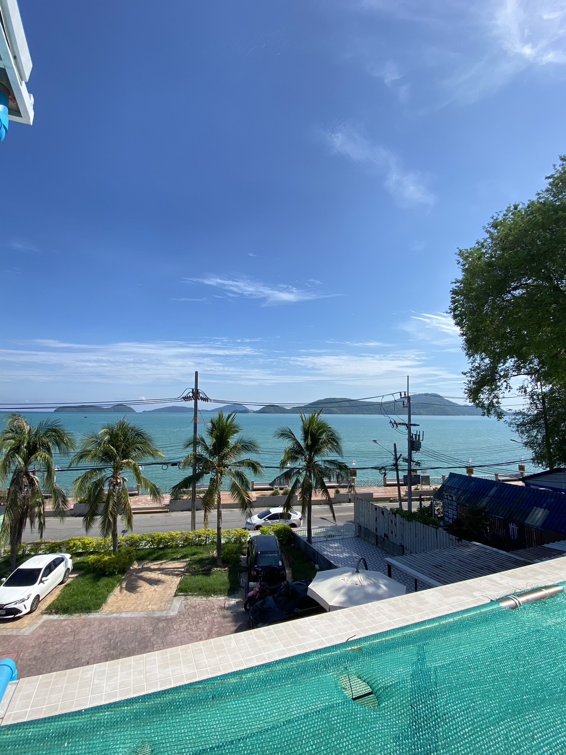 For Sales : Sea front, 2-Story commercial buildings, 3 Bedroom 6 Bathroom