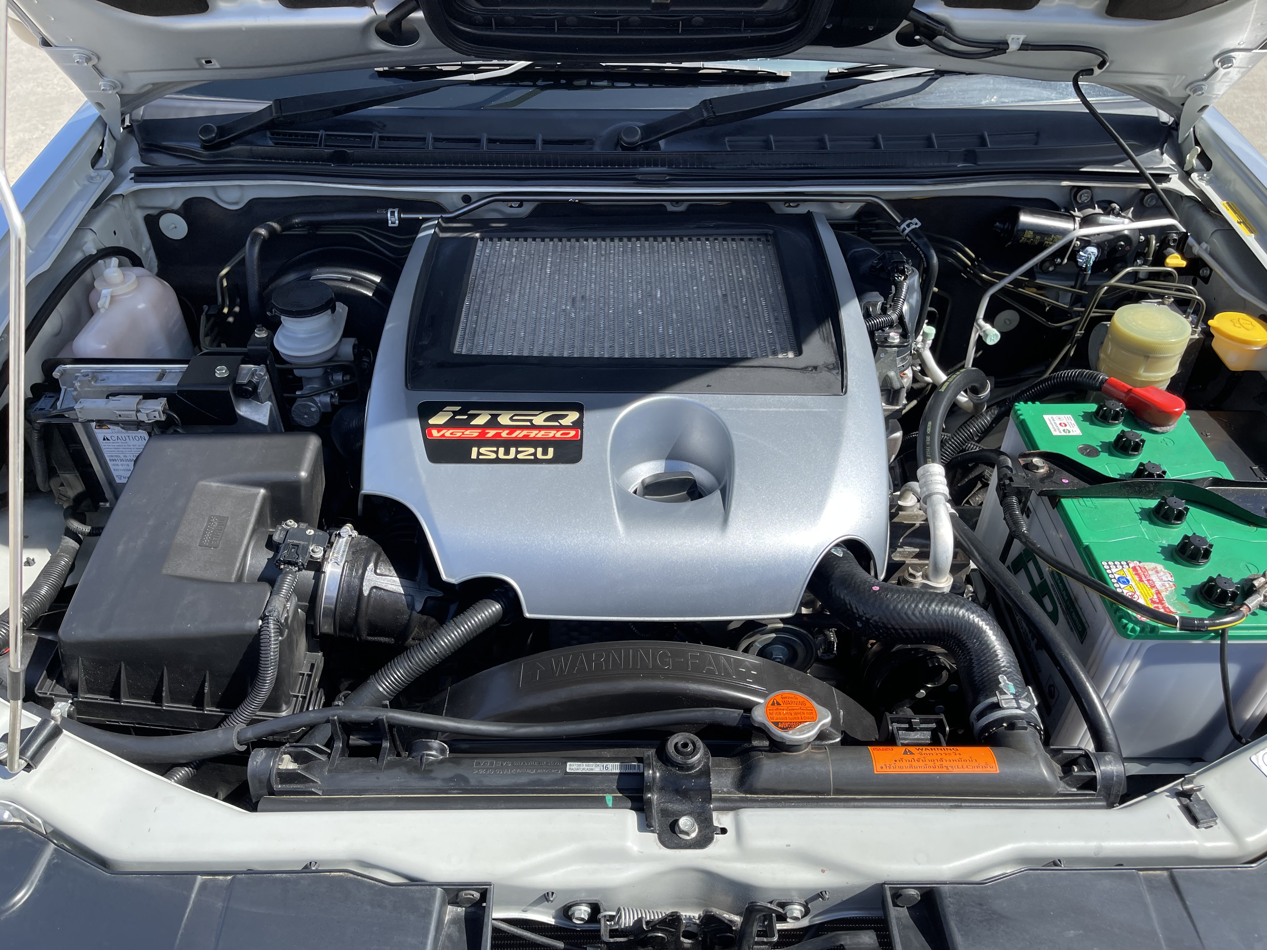 Isuzu Dmax Cab Hilander 3.0 Vgs Abs Airbag 2010 เงิน