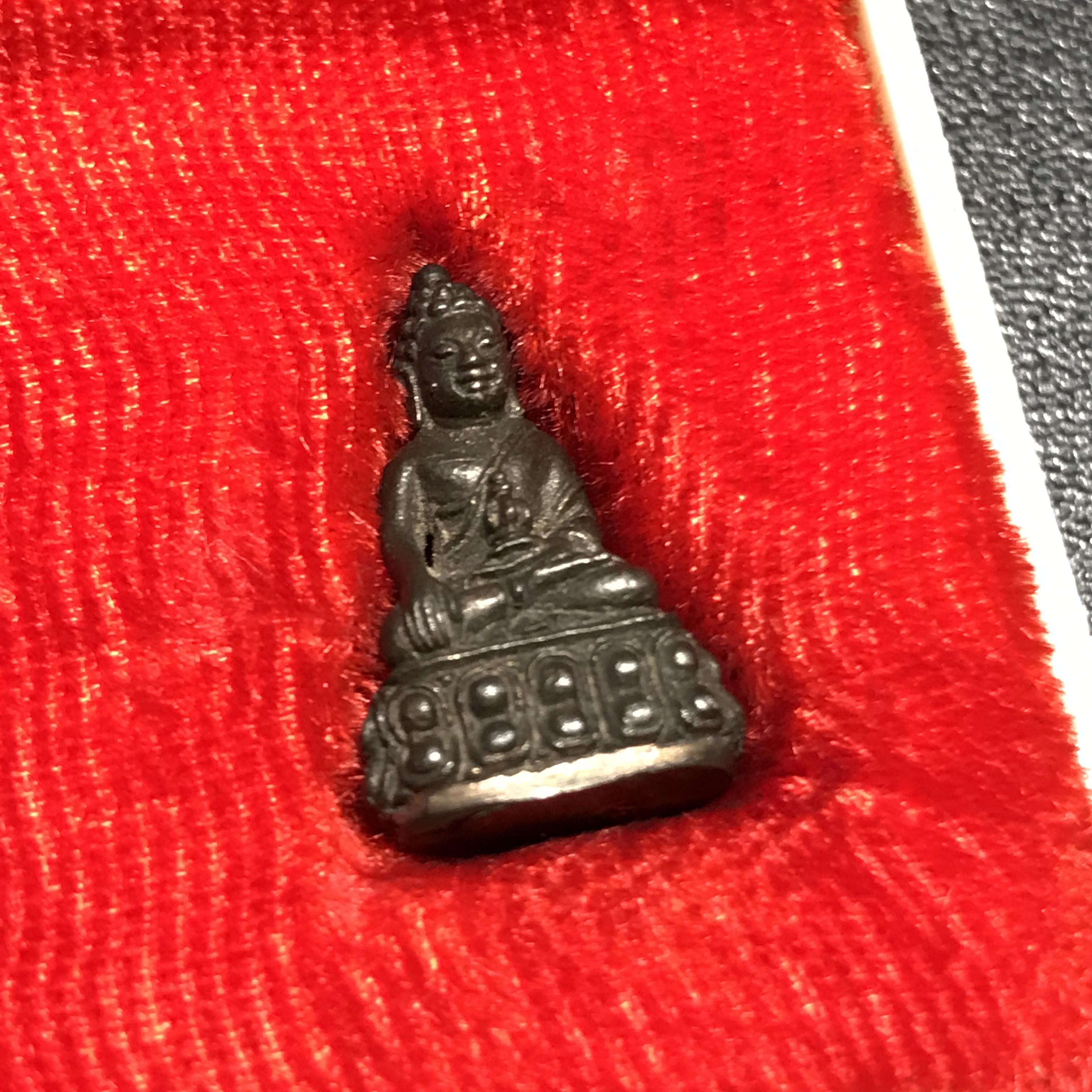 พระกริ่ง-พระชัยวัฒน์ ภปร ธรรมศาสตร์ 50ปี เนื้อนวโลหะ ปี2527(ในหลวงรัชกาลที่9 เสด็จเททอง)(หายาก)