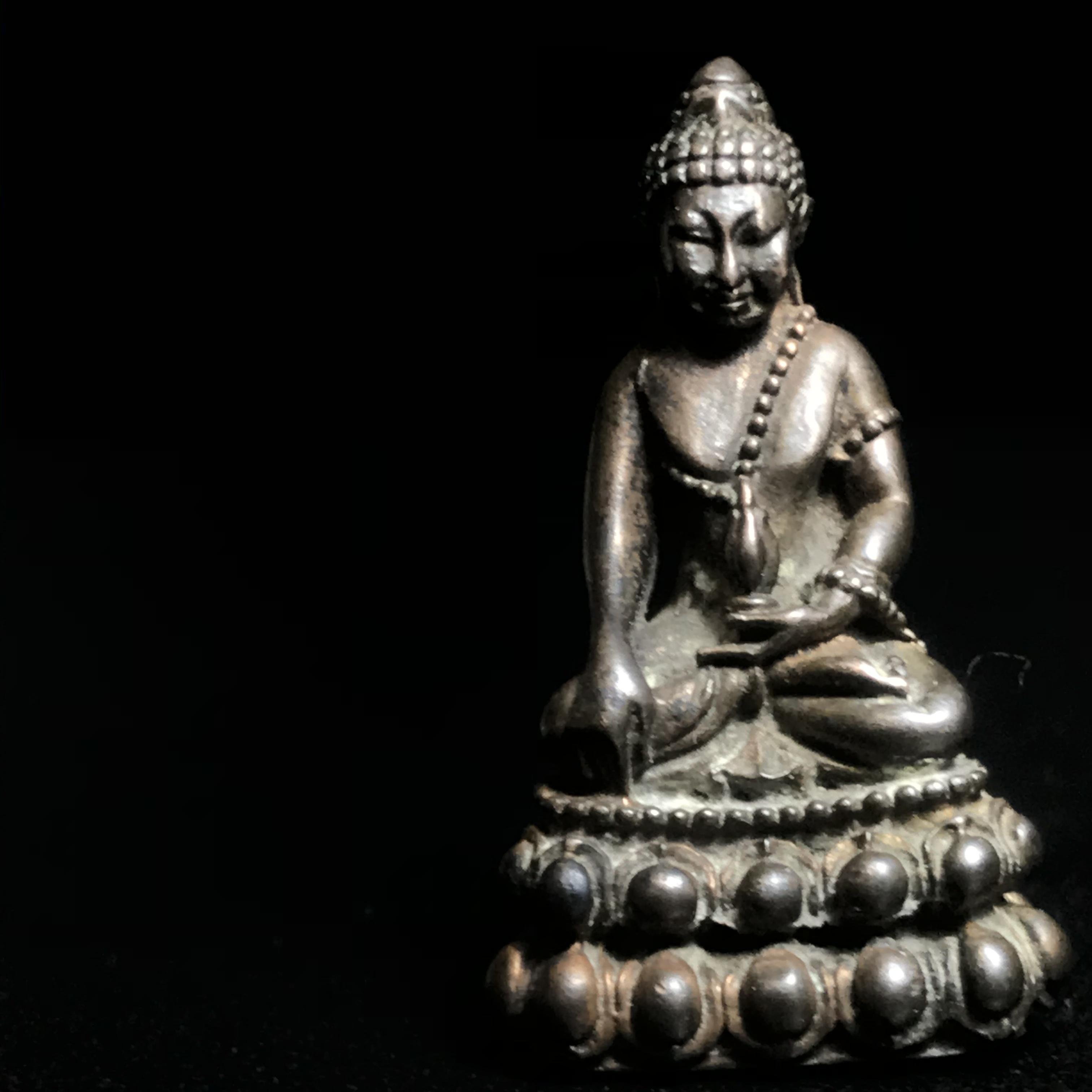 พระกริ่งภูริทัตโต(หลวงปู่มั่น ภูริทัตโต) เนื้อนวโลหะ ปี 2520 สุดยอดพระเกจิสายวิปัสสนากรรมฐานปลุกเสก (สมเด็จพระญาณสังวรเป็นประธานเททอง)