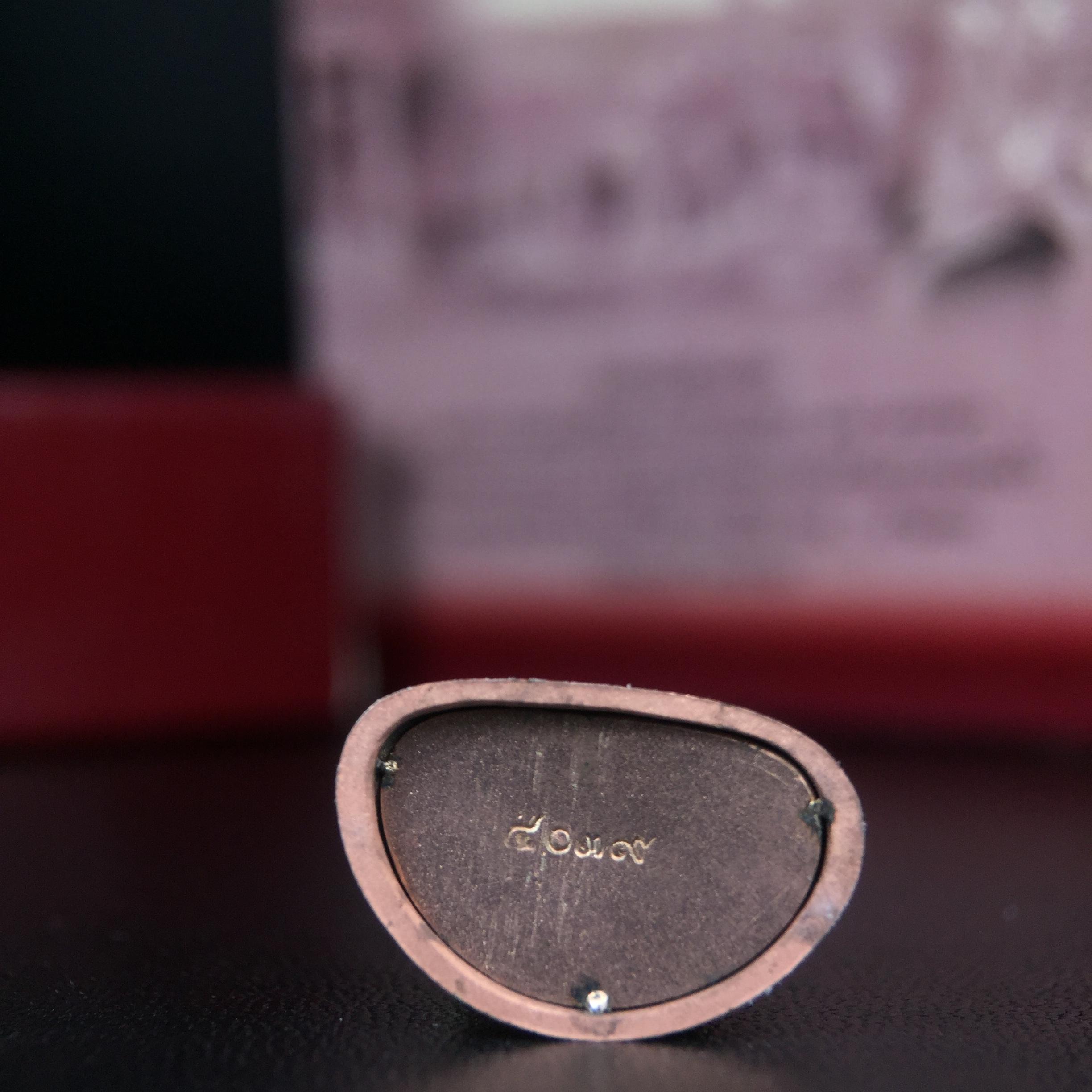 พระแก้วมรกต ภปร.(รุ่นแรก) ปี2545 รุ่นฉลองกรุงรัตนโกสินทร์ครบ 220 ปี พิมพ์ลอยองค์ใหญ่ เนื้อเงินบริสุทธิ์ 92.5% (สามกษัตริย์) ขนาด 19*35 มม. พร้อมกล่องบรรจุเดิม สวยครบสมบูรณ์