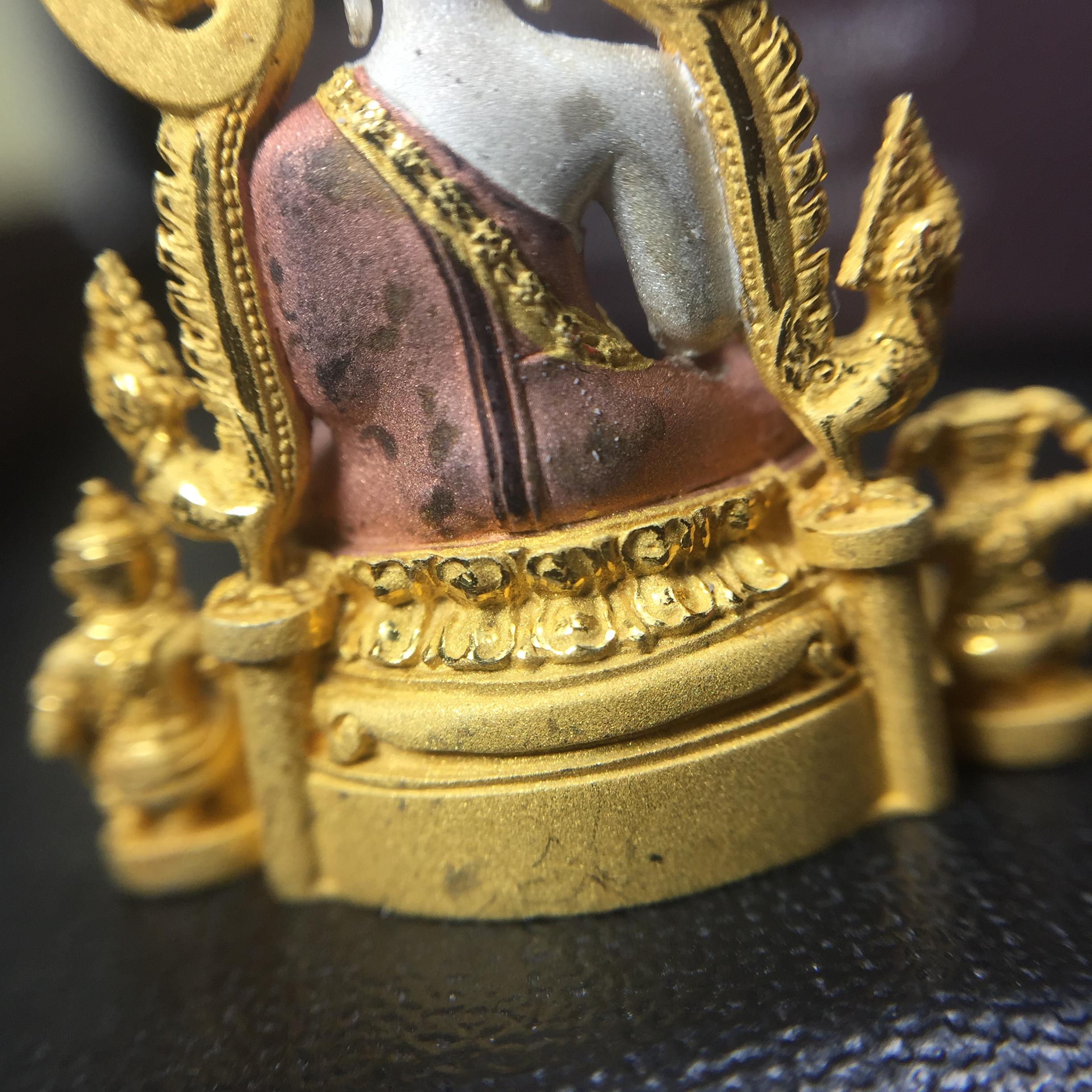 พระพุทธชินราช ภปร. โครงการ "เพราะแผ่นดินนี้ คือ แผ่นดินเกิด" ปี2548(รุ่นแรก) ลอยองค์ หน้าตัก 1/2 นิ้ว เนื้อเงินสามกษัตริย์