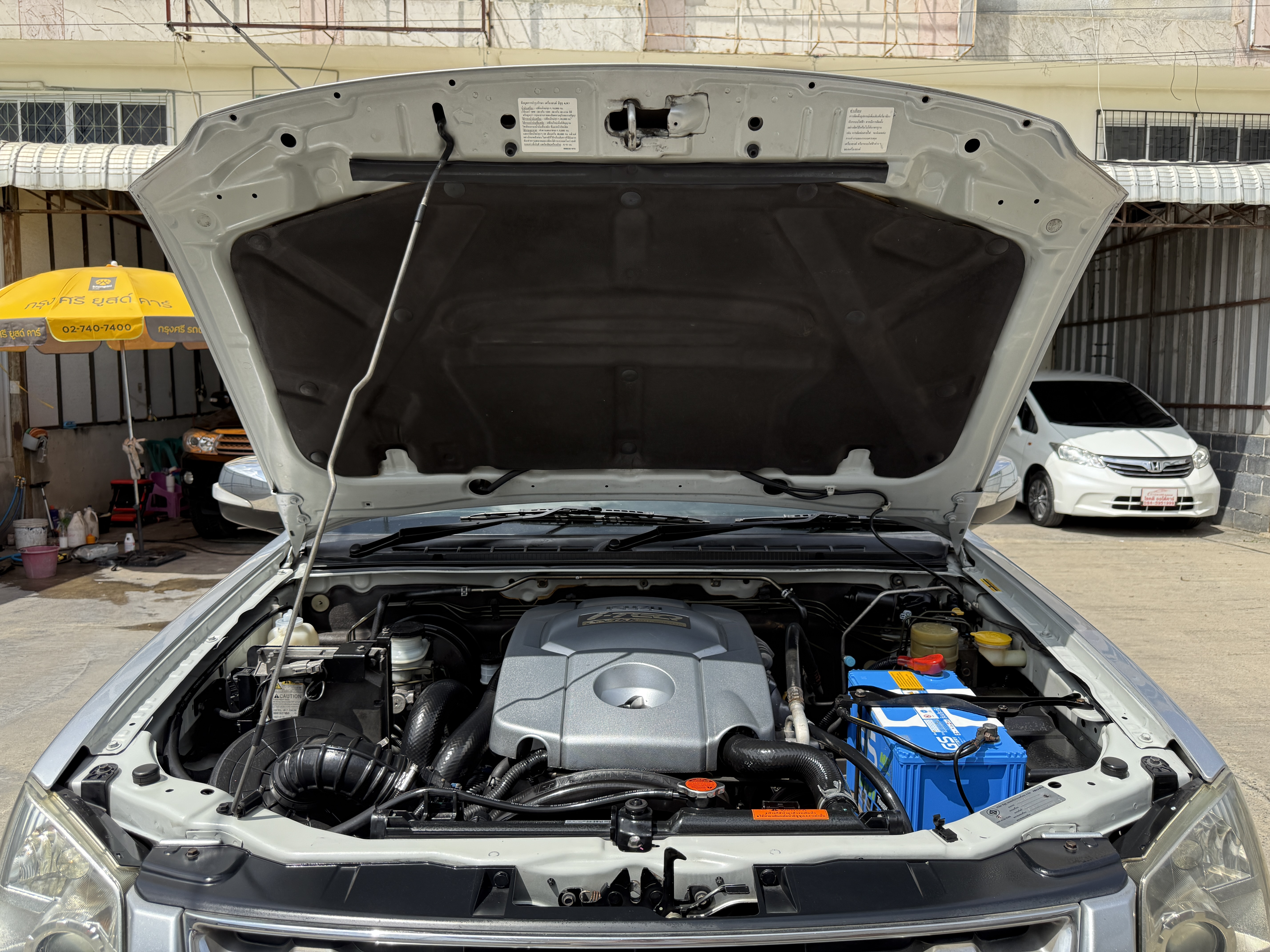 Isuzu Dmax 4ประตู Hilander 2.5 Abs 2010 เงิน