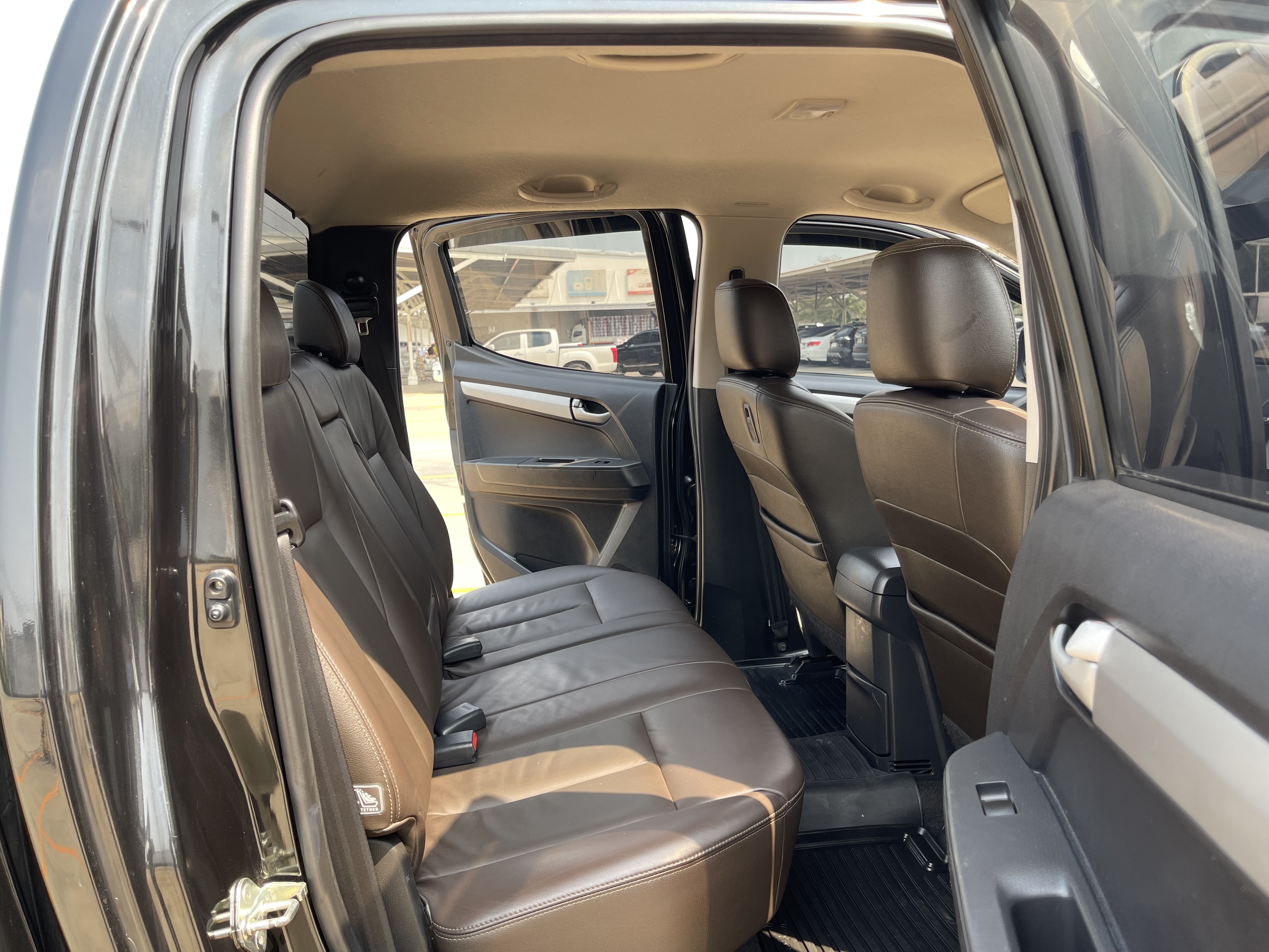 Isuzu Dmax All New 4ประตู Hilander 3.0 Vgs Z Prestige Navi Push Start At 2015 ดำ