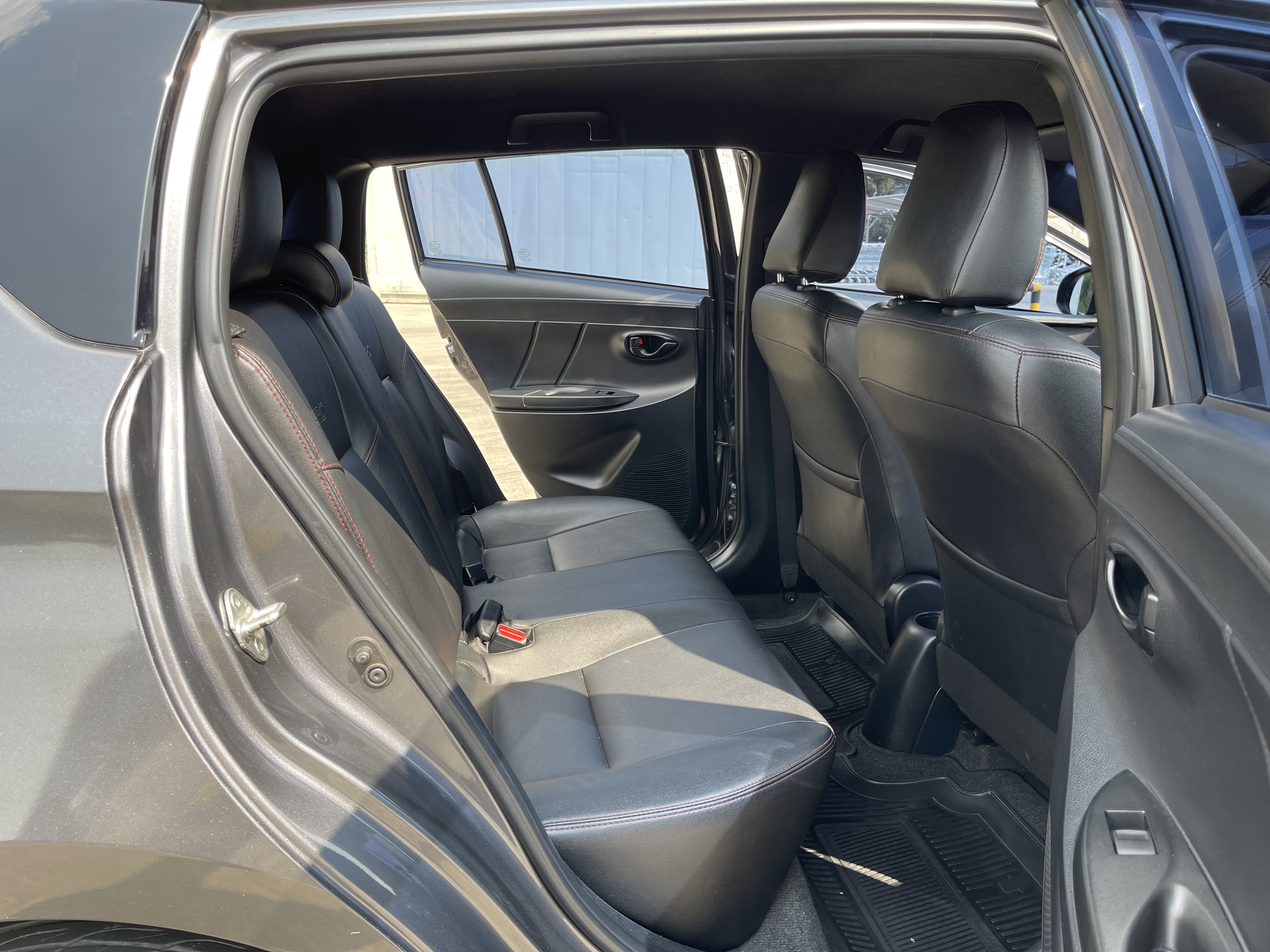 Toyota Yaris 1.2 E At 2017 เทาดำ