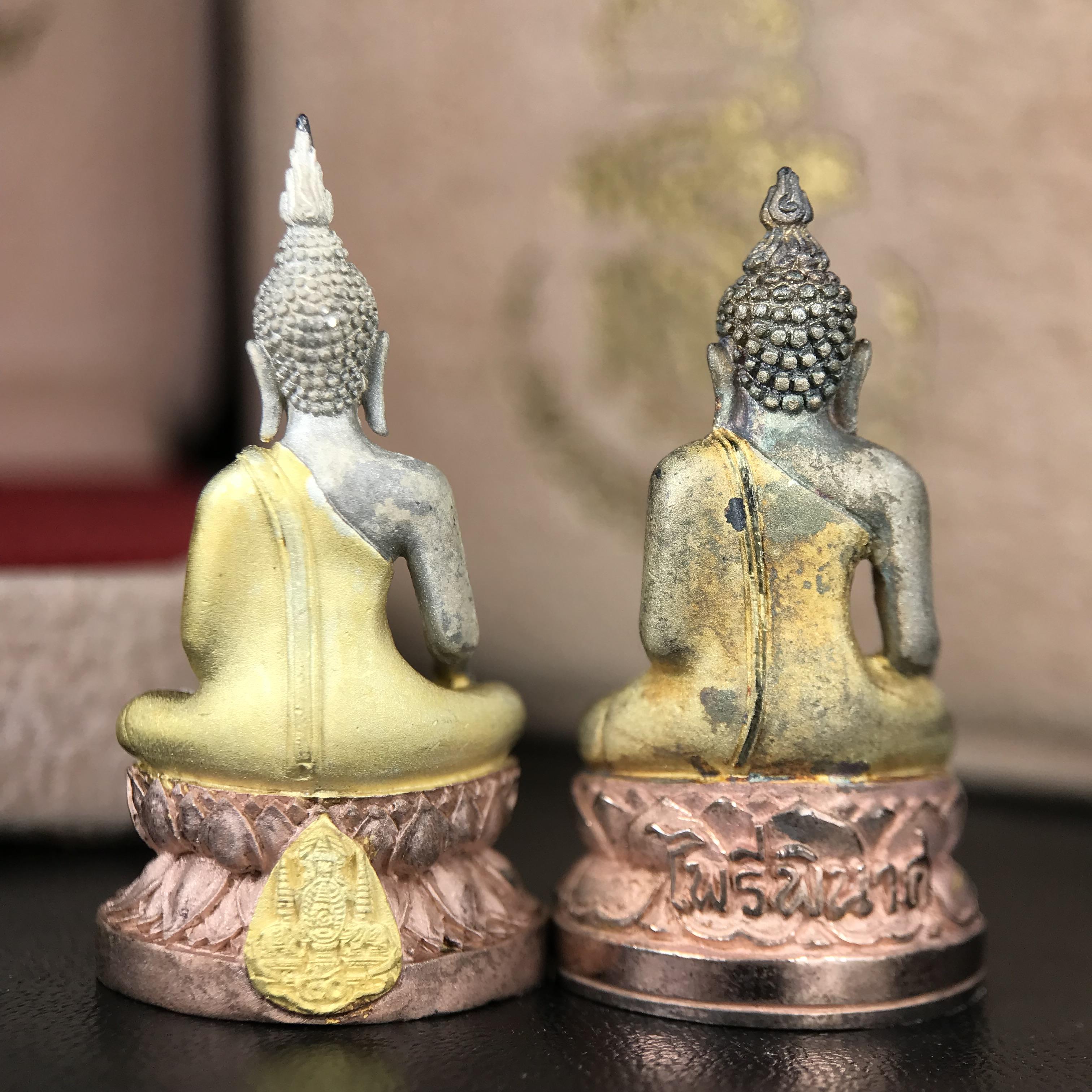 พระกริ่งพระพุทธนวราชบพิตร+พระกริ่งไพรีพินาศ ตรากาญจนาภิเษกครองสิริราชสมบัติครบ 50 ปี รัชกาลที่9 ปี2540 เนื้อเงินสามกษัตริย์(ผิวเดิมสวย ครบ สมบูรณ์)พร้อมกล่องบรรจุเดิมครบ ***ครบชุดพระราชทานทั้งสององค์ นานทีจะมีมาคู่กันครับ(หายาก)***