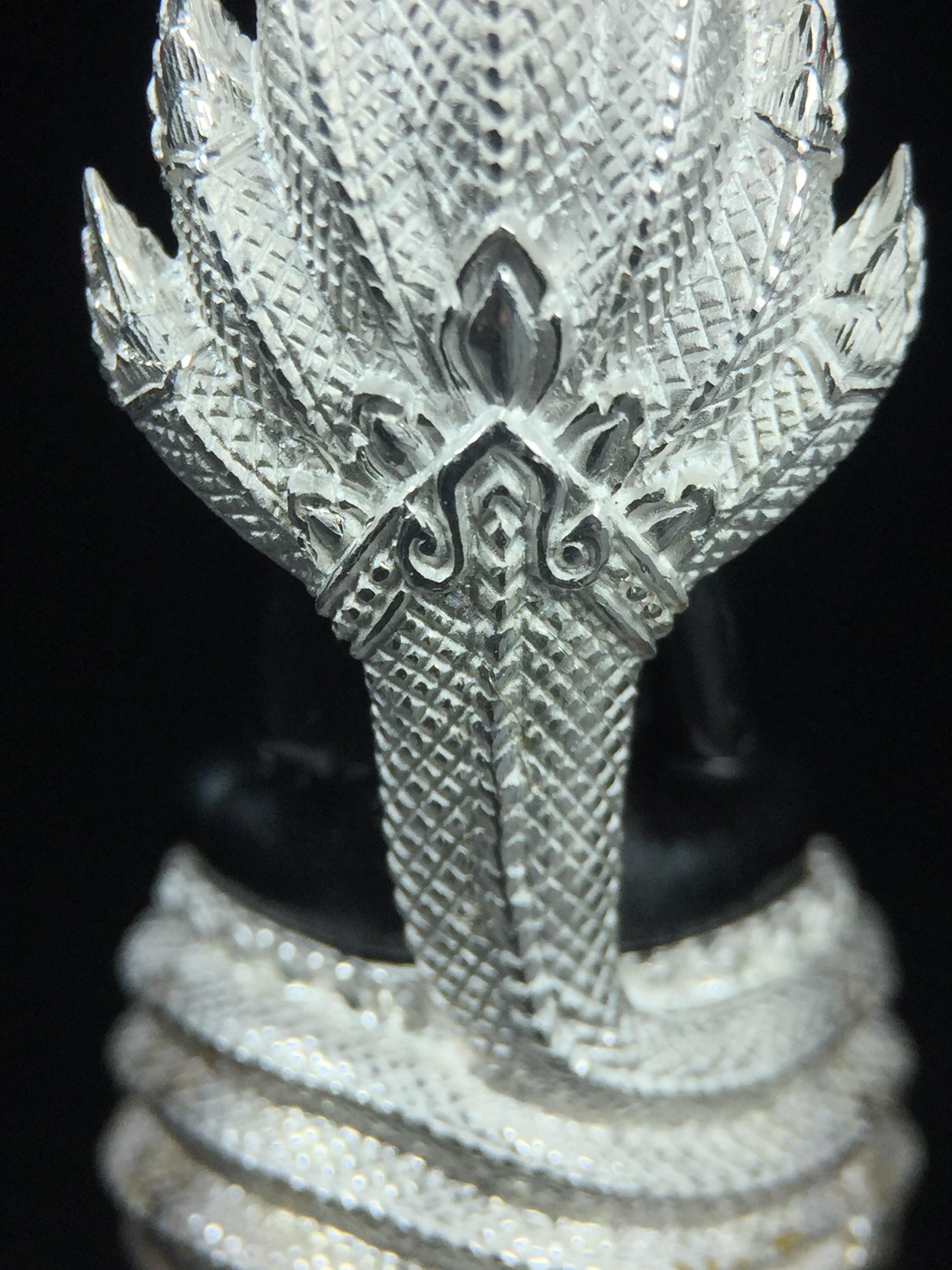 พระนาคปรก สธ. รุ่นสร้างพระอุโบสถเฉลิมพระเกียรติ 4 รอบ 84 พรรษา สมเด็จพระเทพรัตนราชสุดาฯ วัดบวรนิเวศวิหาร ปี 2543 พิมพ์ใหญ่ องค์พระเนื้อนวโลหะ ฐานนาคปรกเนื้อเงิน(สภาพ สวย )พิธีใหญ่ พุทธศิลป์งดงาม หายาก(องค์หมายเลขสวย ๘๓๕) (1 ใน 1999 องค์)