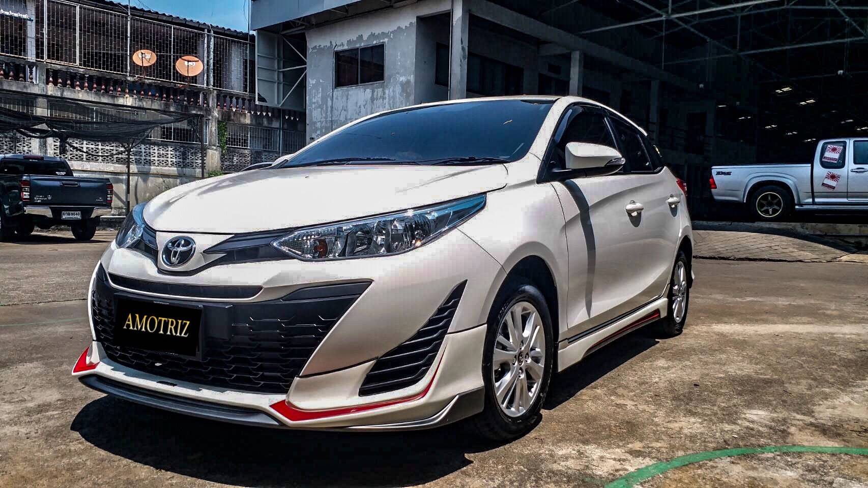 Toyota Yaris ATIV hatchback and sedan bodykits by Amotriz