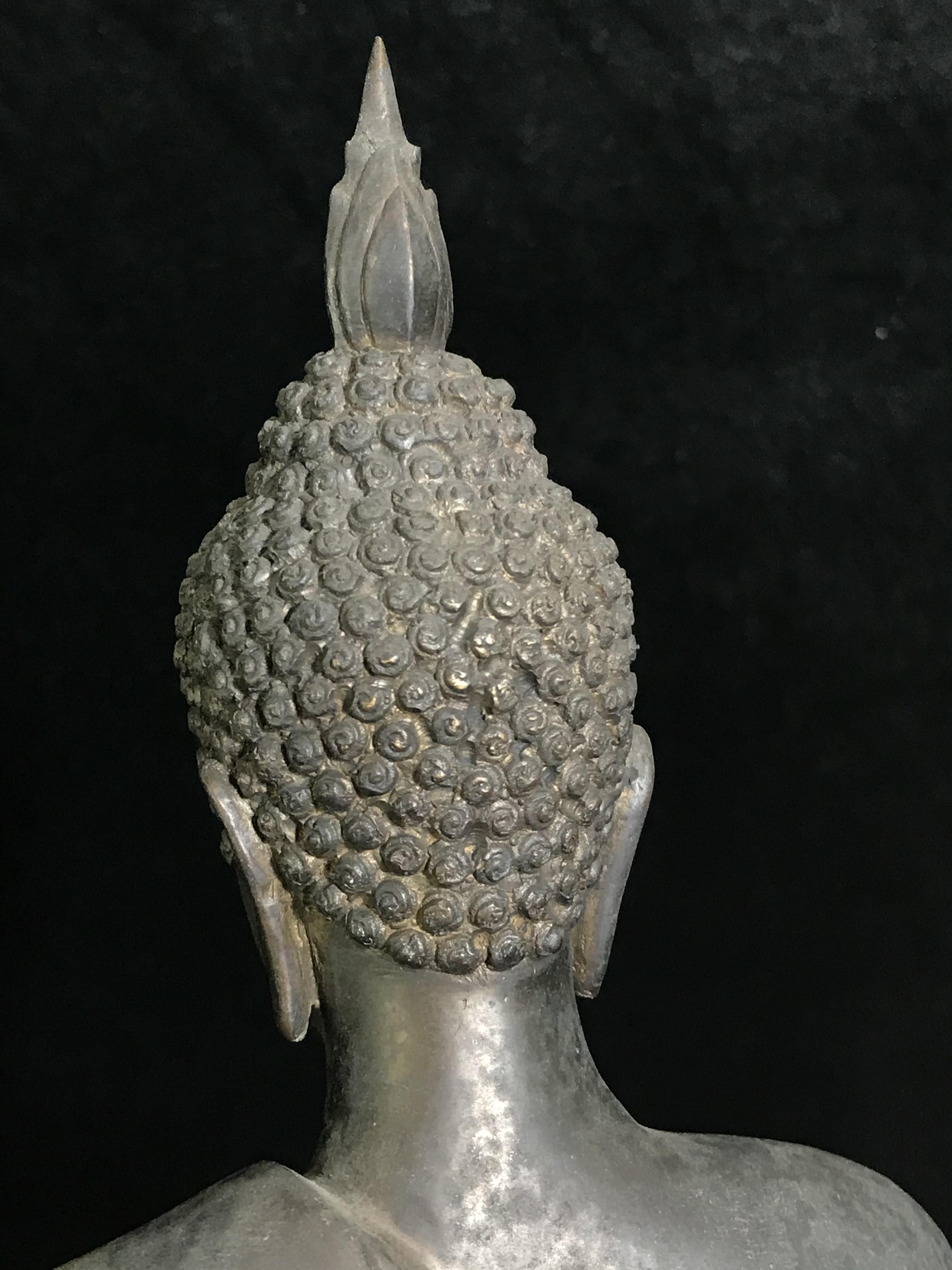 พระบูชา 25พุทธศตวรรษ พระศรีศากยะทศพลญาณ ประธานพุทธมณฑลสุทรรศน์ ปี 2530 ตราสัญลักษณ์ ในมหาวาระพระชนมพรรษา ครบ 5 รอบ 60 พรรษา เมื่อ 5 ธันวาคม พ.ศ. 2530 หมายเลข (๑๕)๓๖๕ ขนาดความสูง 15 นิ้ว รวมฐานสูง 18 นิ้ว(นิยมหายาก)