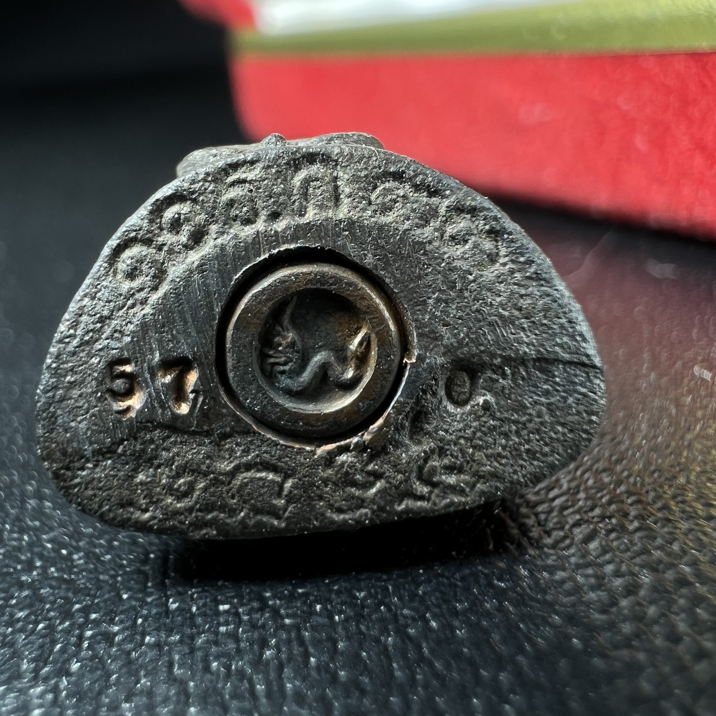 พระกริ่งปรมานุชิตชิโนรส วัดพระเชตุพนวิมลมังคลาราม(วัดโพธิ์) ปี2533 เนื้อนวโลหะ ( ในหลวงรัชกาลที่9เสด็จเททอง)