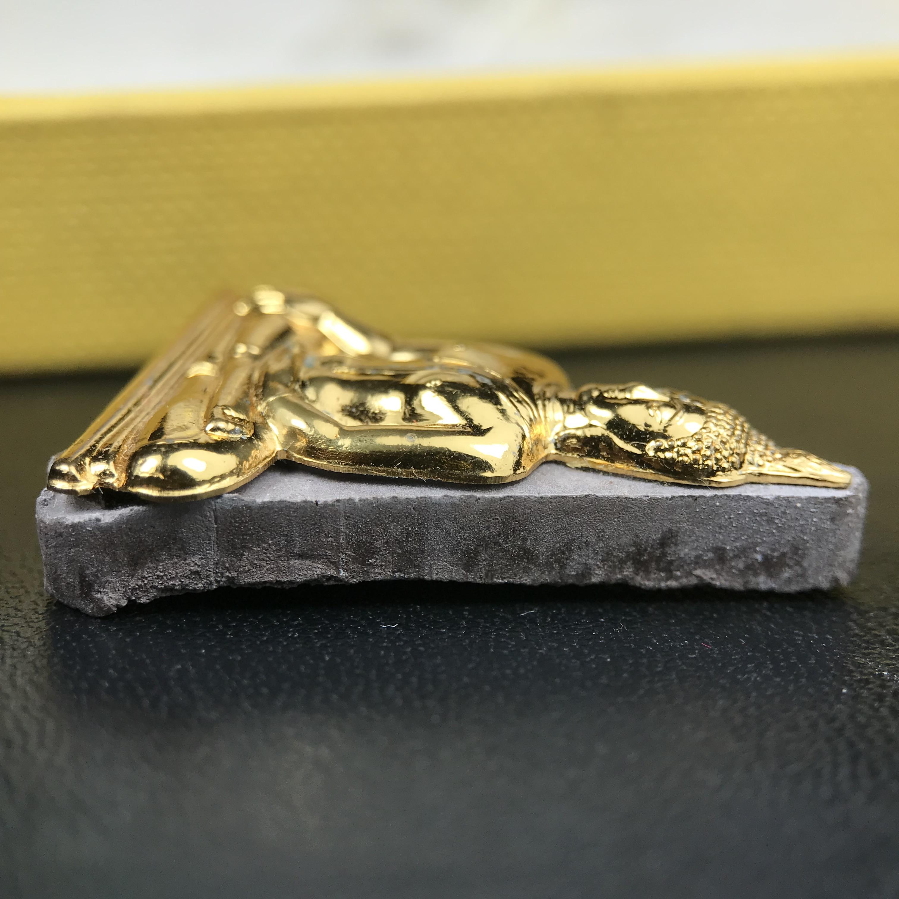 พระพุทธมหาสุวรรณปฏิมากร (หลวงพ่อทองคำ) หลังตรามหามงคลเฉลิมพระชนมพรรษา 80 พรรษา รัชกาลที่9 วัดไตรมิตรวิทยาราม กรุงเทพฯ ปี 2550 พระพิมพ์หน้าทองคำ(หายาก 1 ใน 999 องค์)