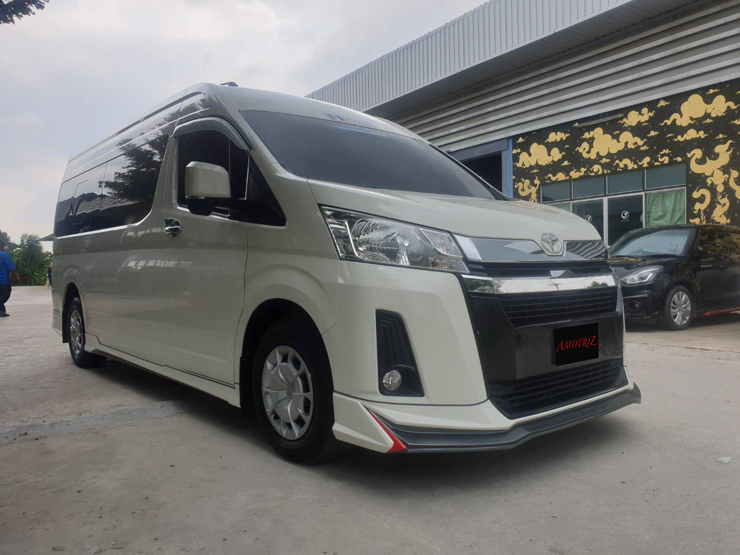 Toyota Commuter 2019 V.1 bodykits by Amoriz