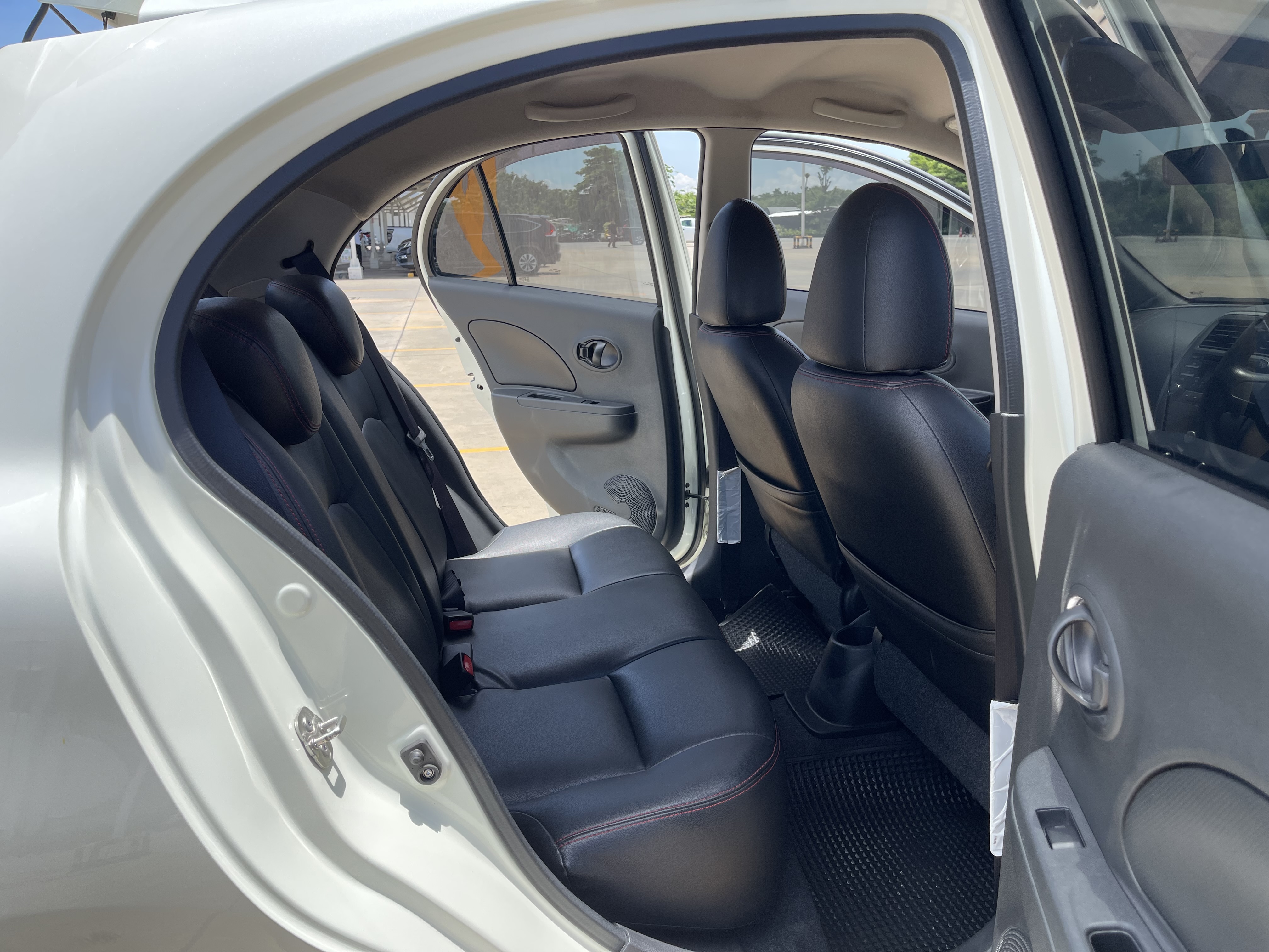 Nissan March 1.2 EL At 2016 ขาวมุก