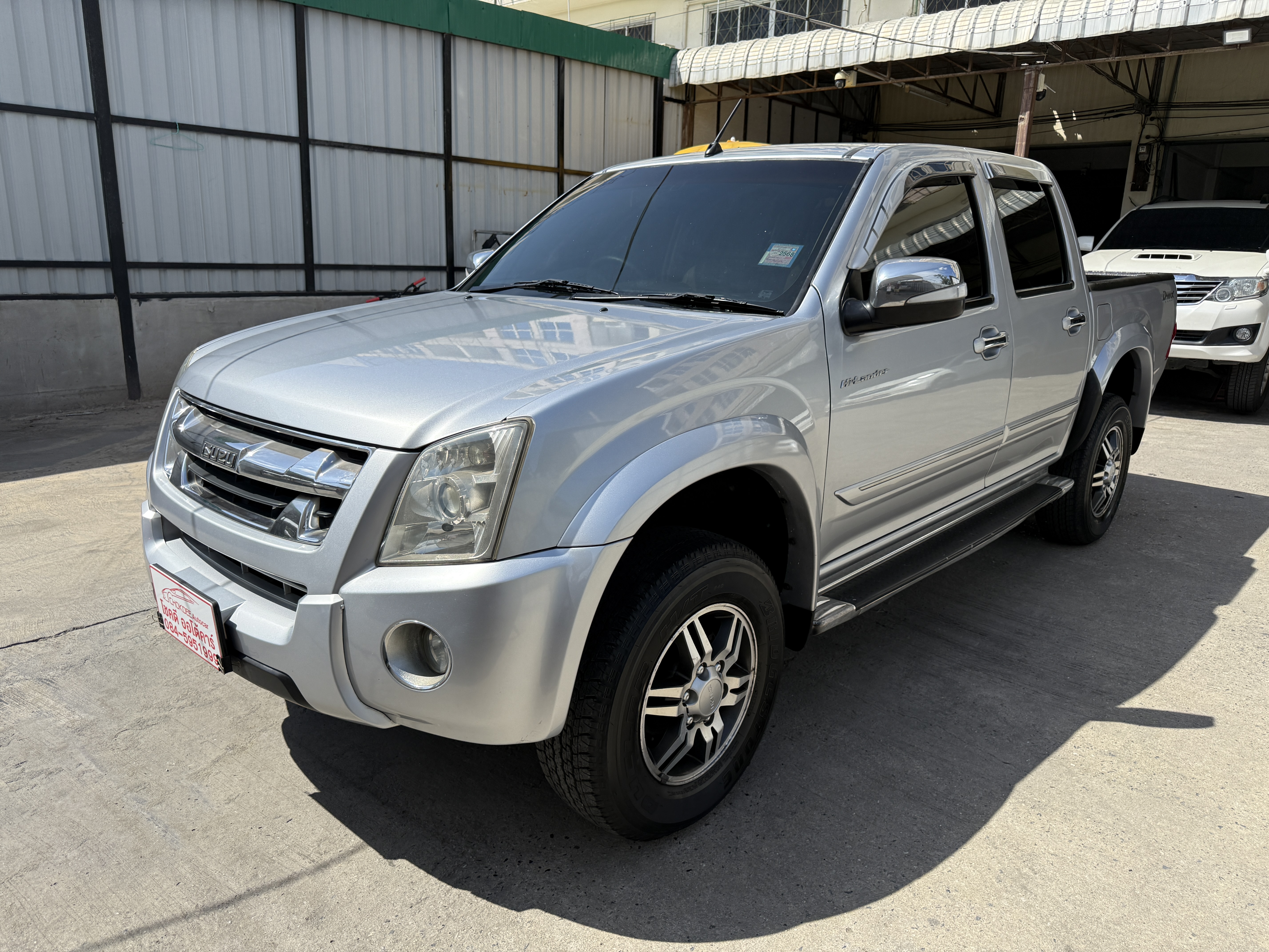Isuzu Dmax 4ประตู Hilander 2.5 Abs 2010 เงิน