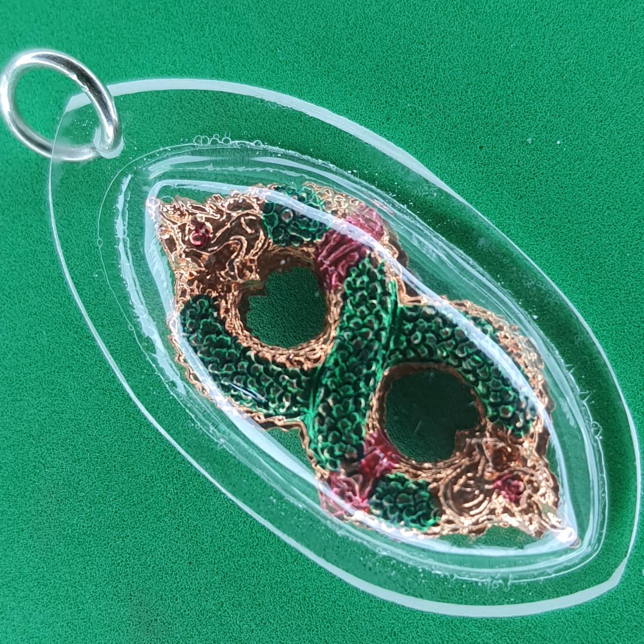 ของป้องกัน จี้นาคเกี้ยว 2เศียร 2ตัวพันกัน สีเขียวลงยา เลี่ยมกรอบ จี้พญานาคแท้ จี้พญานาคห้อยคอ จี้พญานาคราช