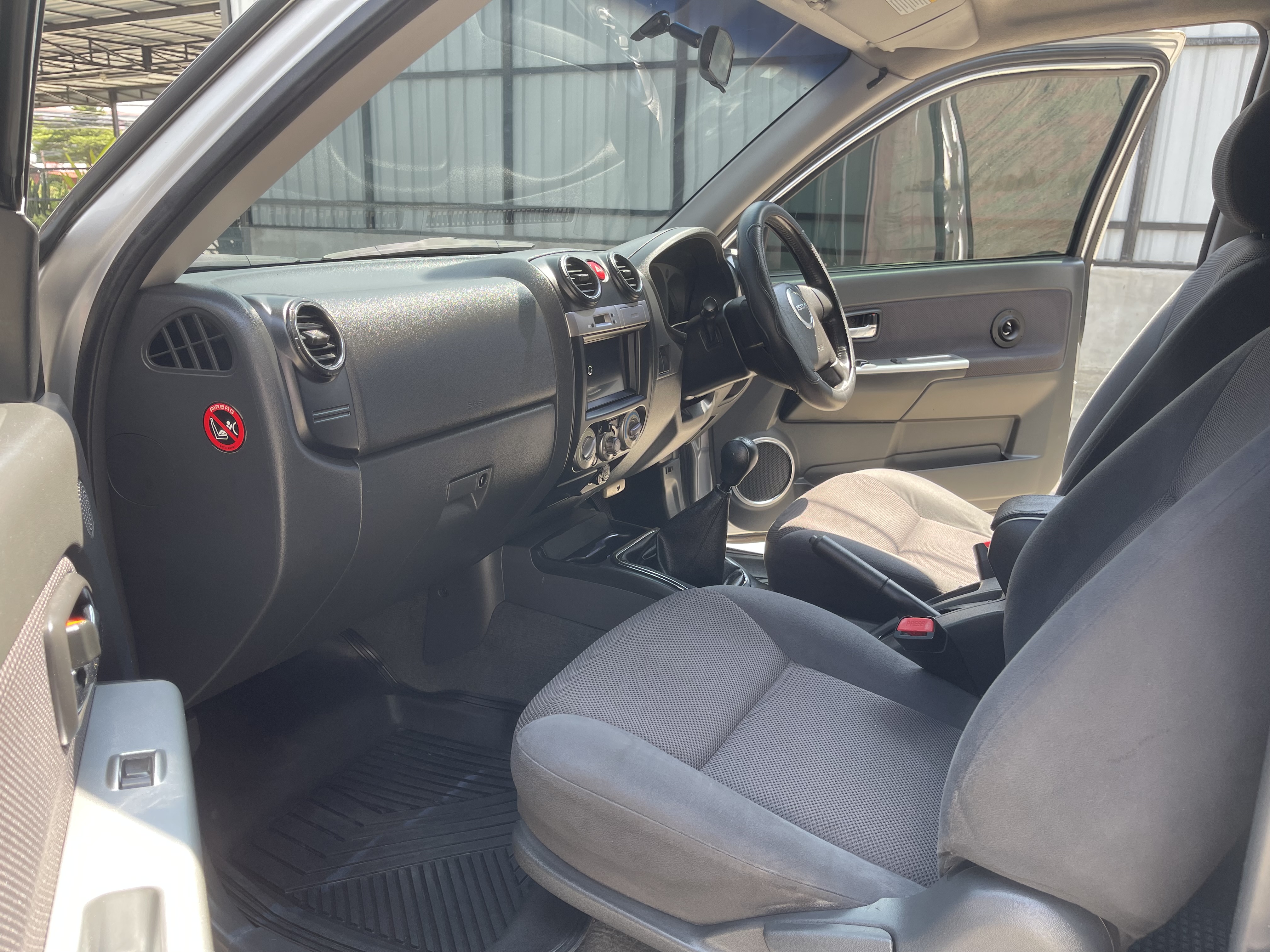 Isuzu Dmax Cab SLX 2.5 Abs Airbag Navi 2010 เงิน