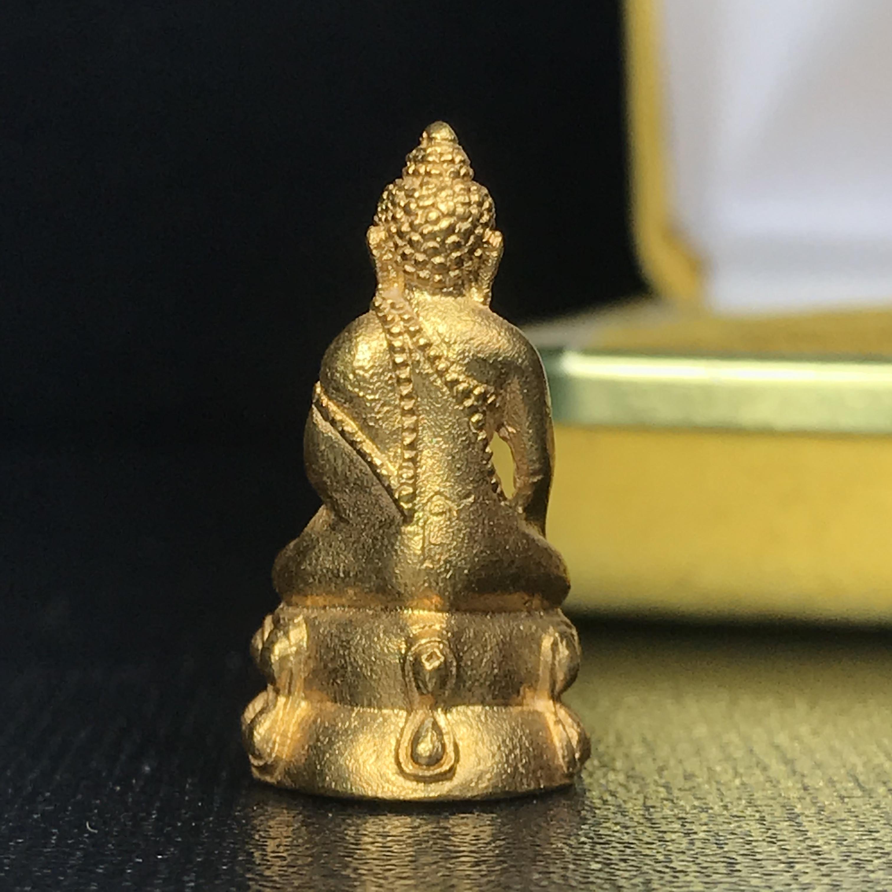 พระชัยวัฒน์นวปทุม ภปร. วัดปทุมวนาราม ปี2535 เนื้อทองคำ(ในหลวงรัชกาลที่9เสด็จเททอง)(สภาพสวยเดิมครบสมบูรณ์หายาก)