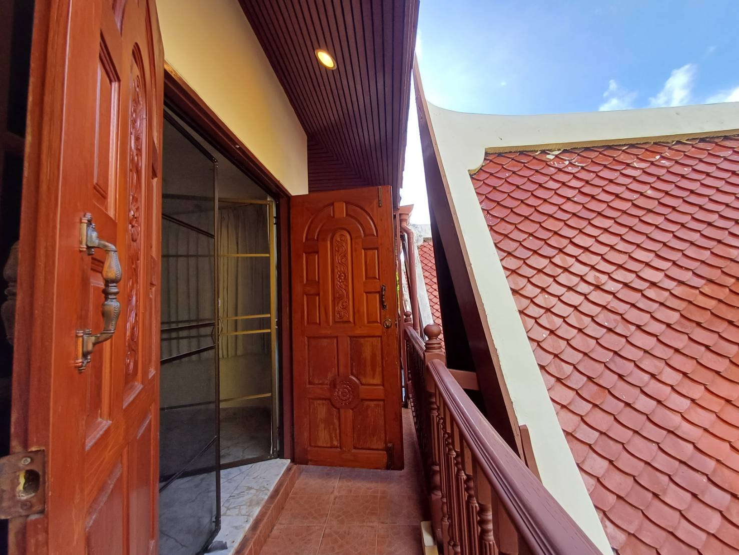 For Rent : Patong, Thai style townhouse, 2 bedroom 3 bathroom
