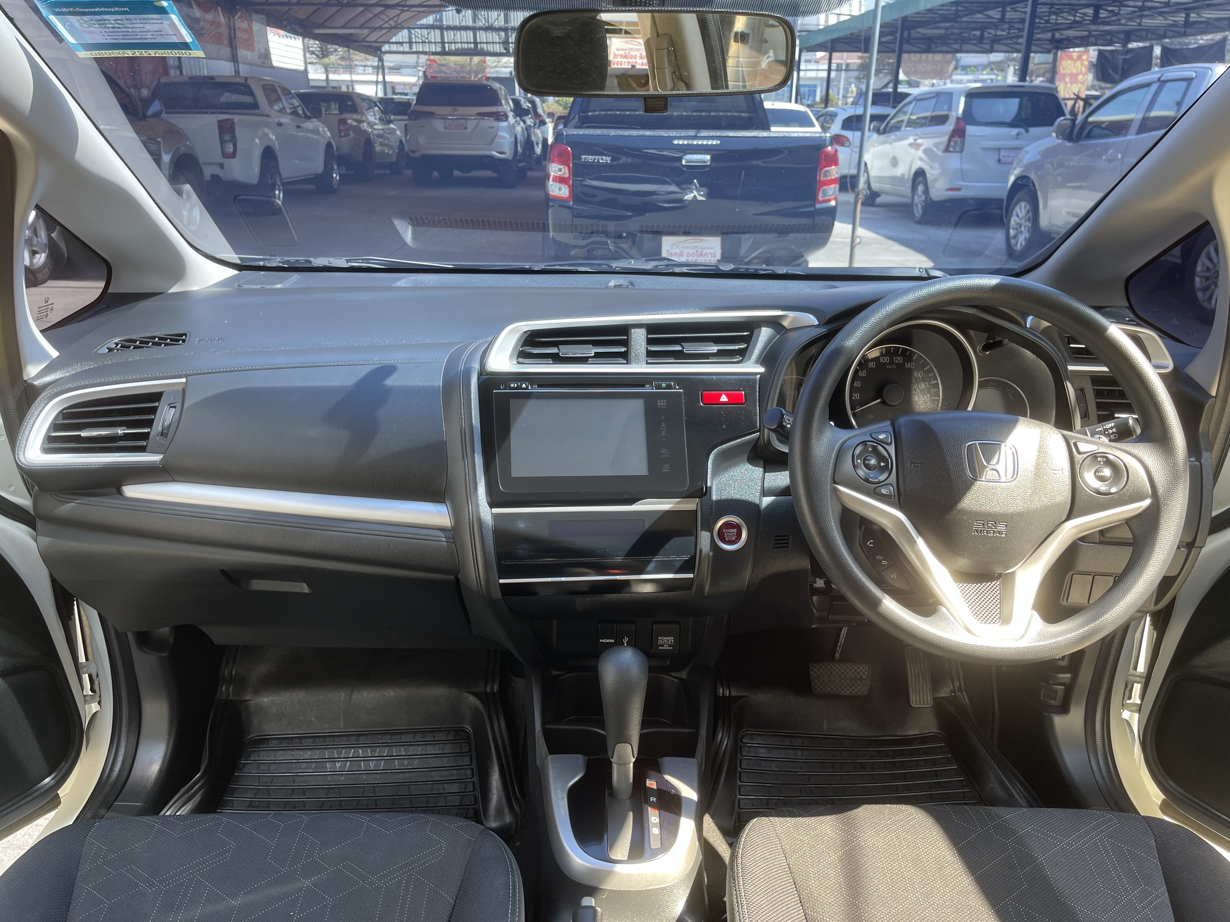 Honda Jazz 1.5 SV At 2016 ขาว