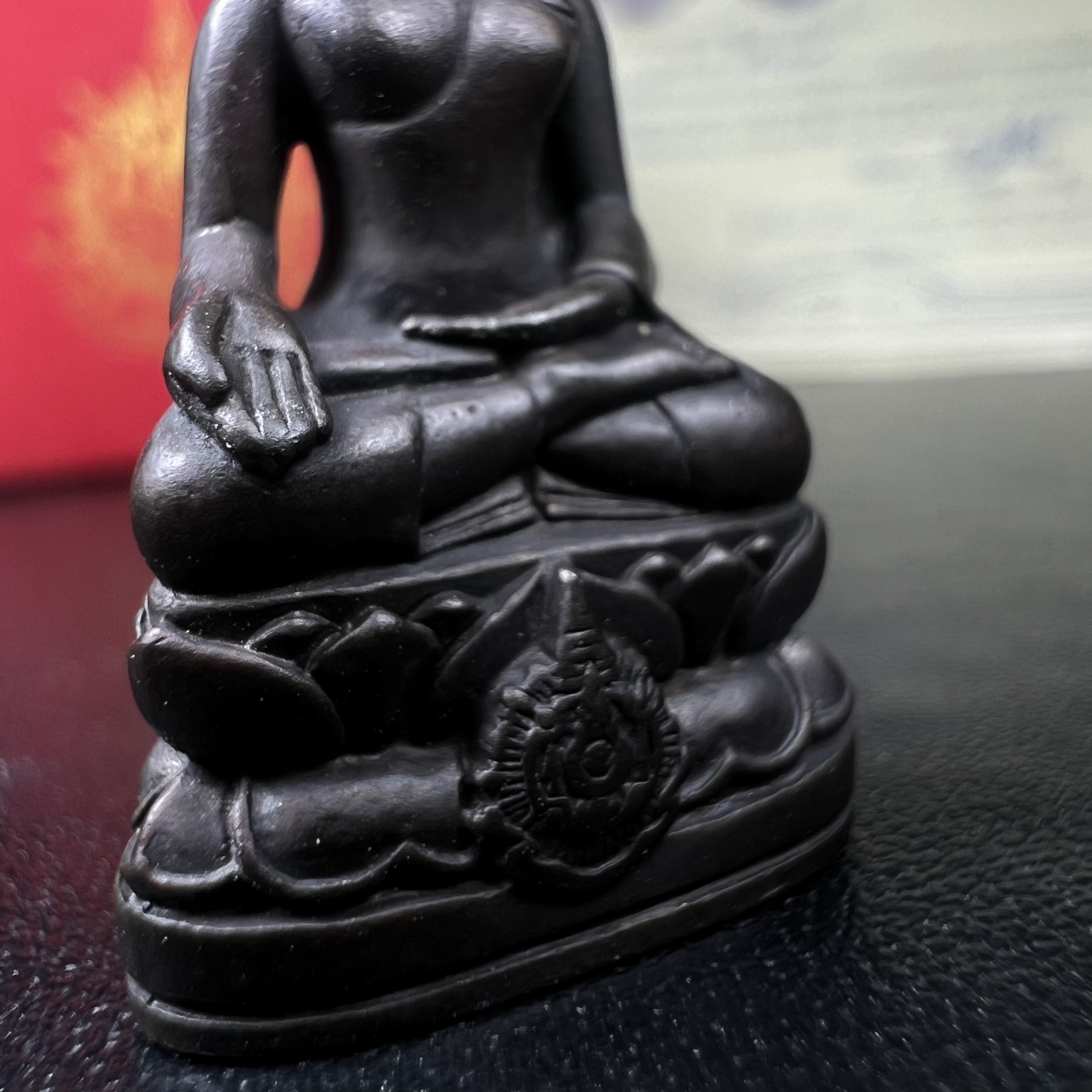 พระกริ่งไพรีพินาศ เฉลิมพระเกียรติ พระบาทสมเด็จพระเจ้าอยู่หัวรัชกาลที่9 พระชนมพรรษา 6 รอบ ปี2542 เนื้อนวโลหะผสมทองคำ(บรรจุเหล็กไหล)ดีนอก-ดีใน***องค์นี้สภาพสวยครบสมบูรณ์ มาพร้อมกล่องเดิมและใบรับรองจากผู้จัดสร้างแบบนี้หายากมาก***